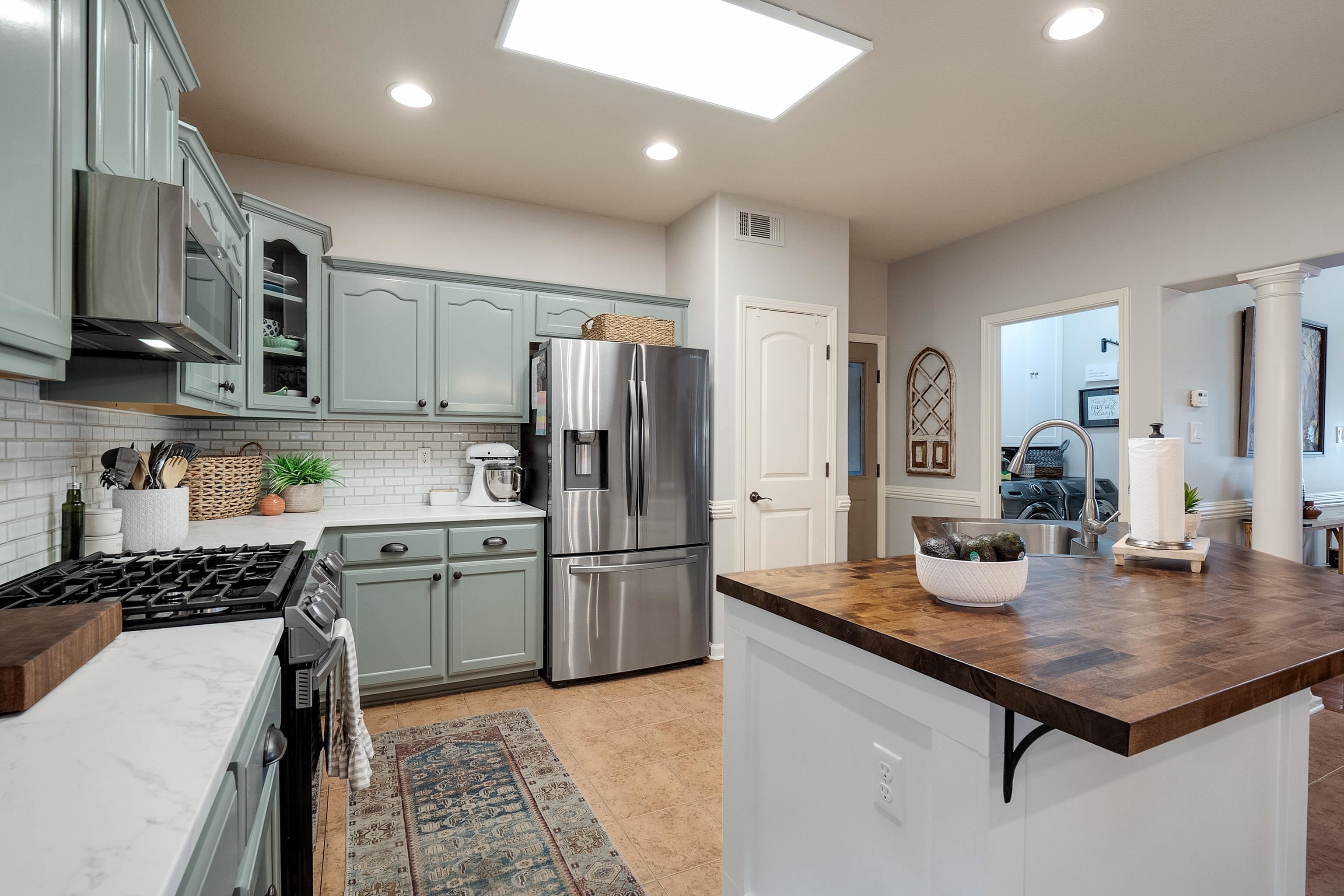 385 GARDEN SPRINGS DR