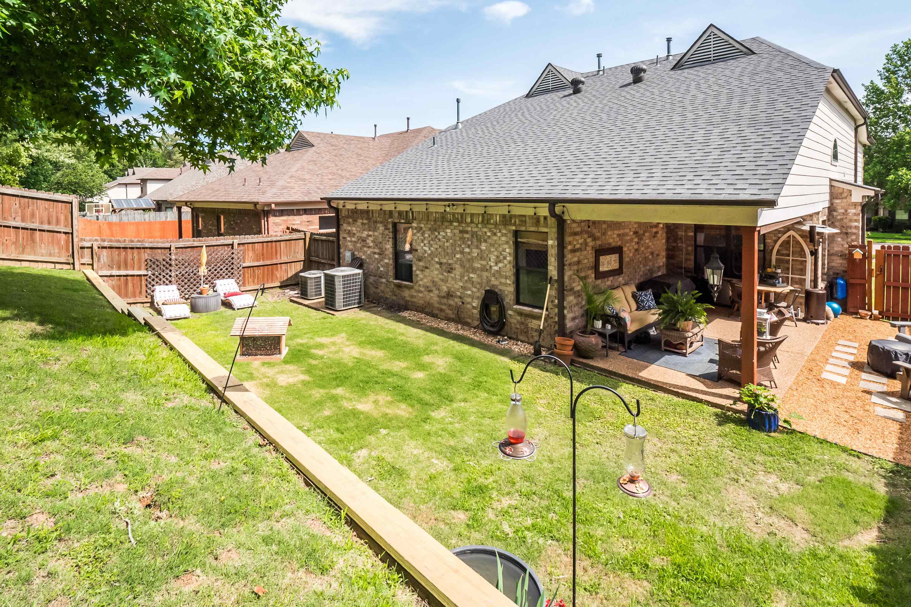 385 GARDEN SPRINGS DR