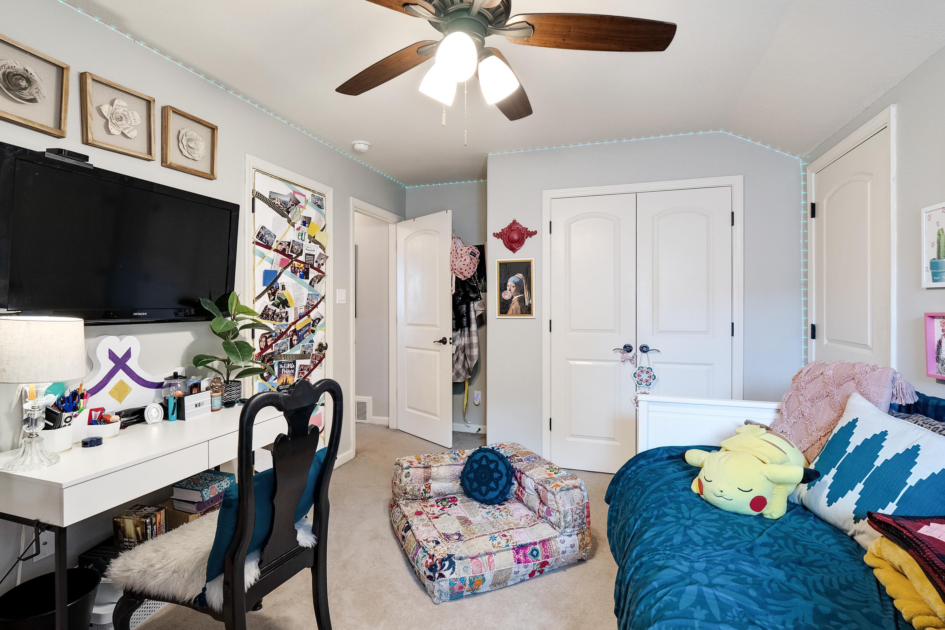 385 GARDEN SPRINGS DR