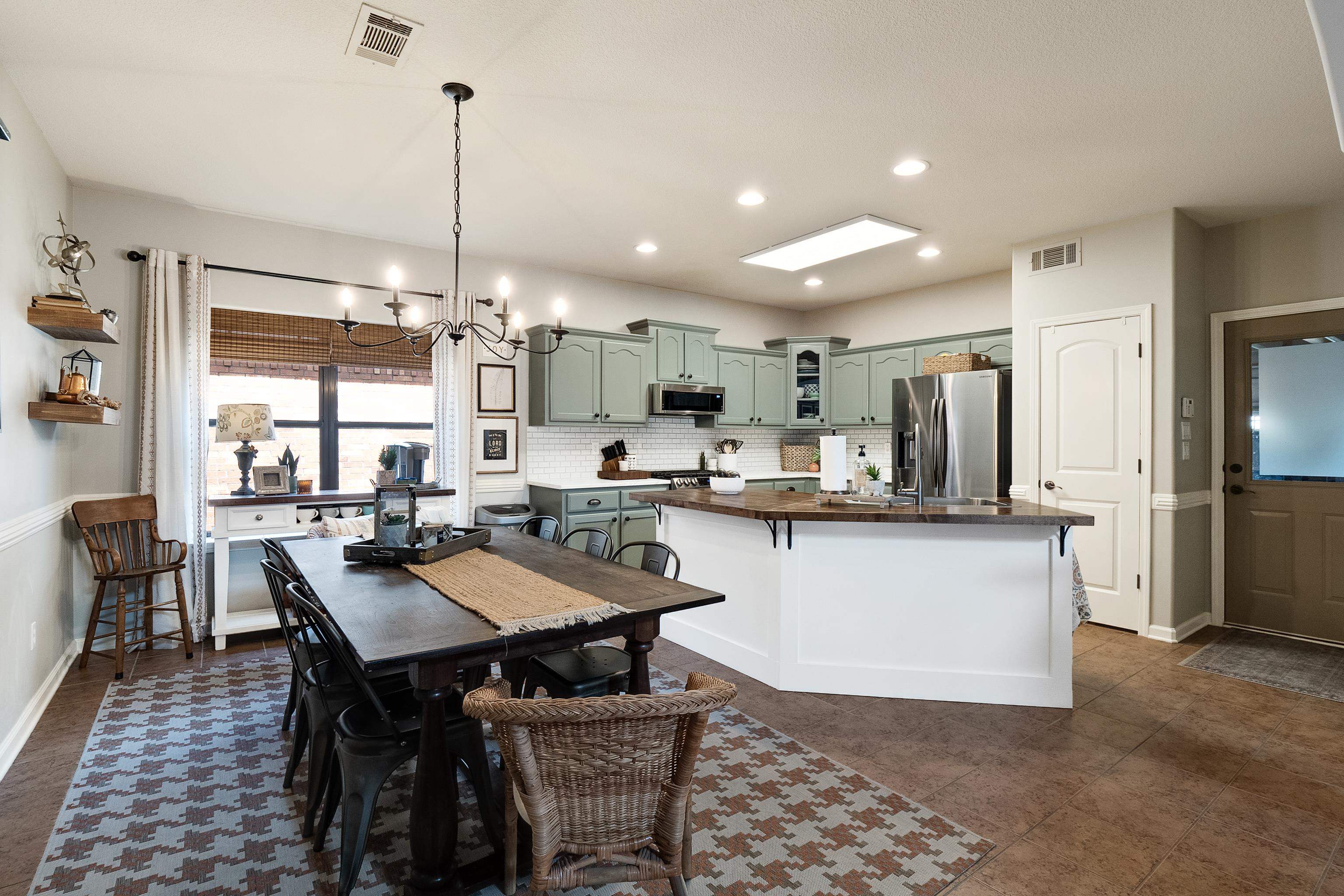 385 GARDEN SPRINGS DR