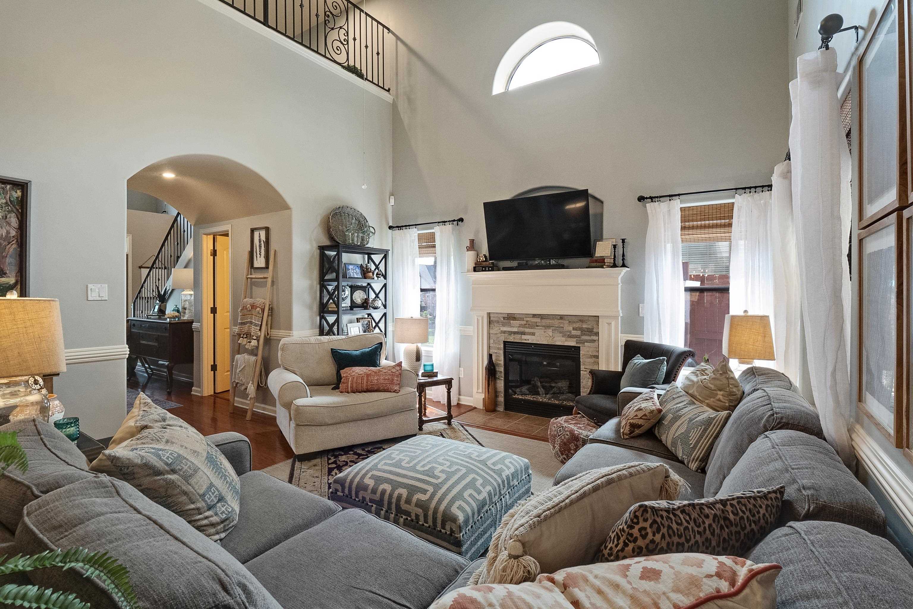 385 GARDEN SPRINGS DR
