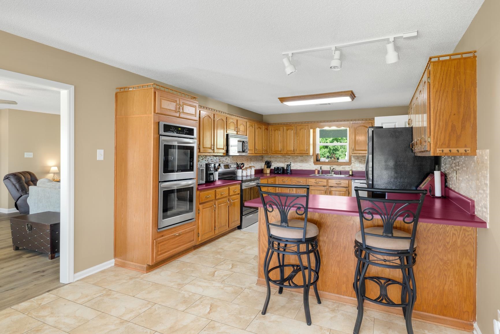 755 WRIGHT LN