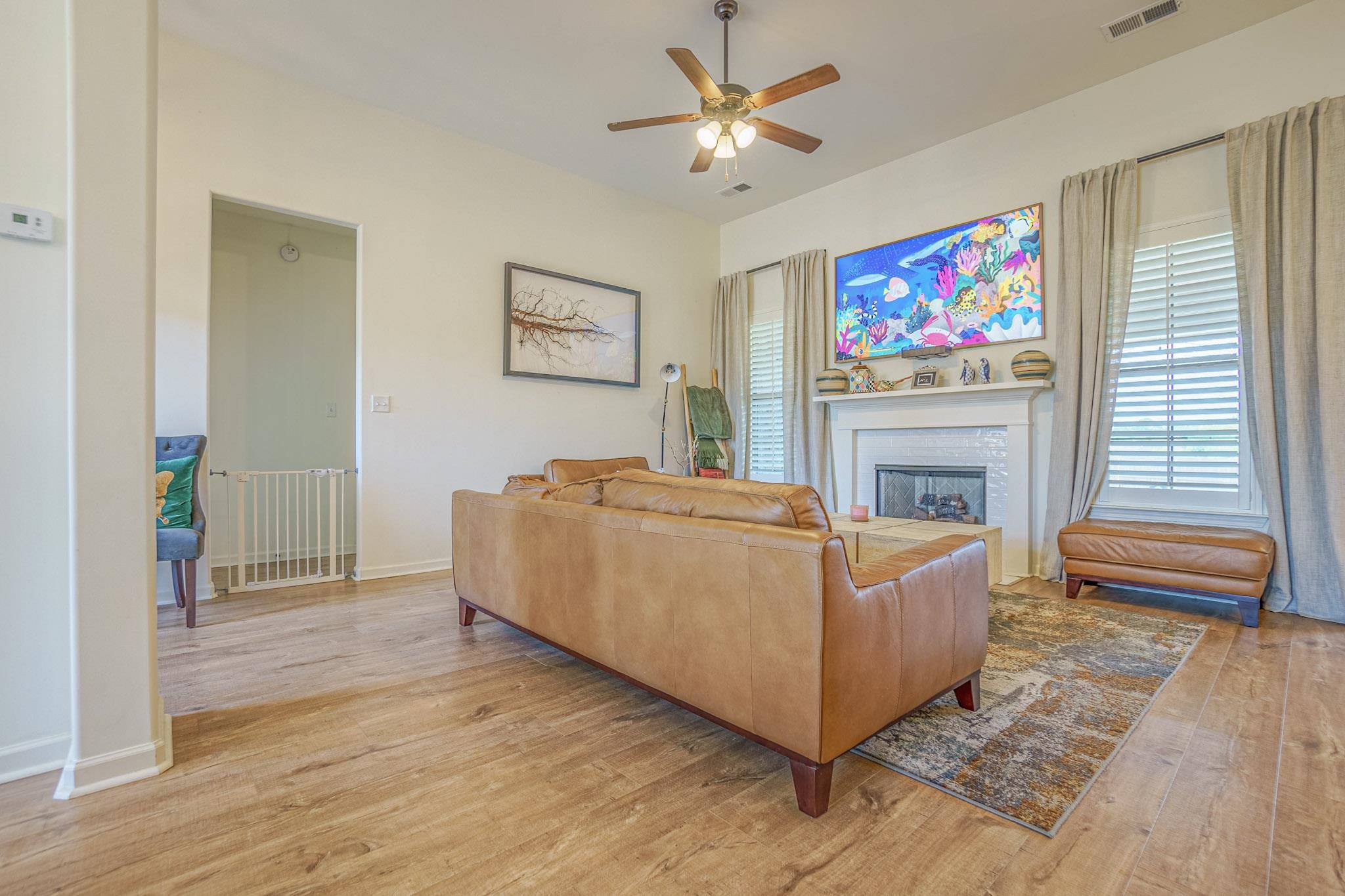 140 LAUREL WOOD LN
