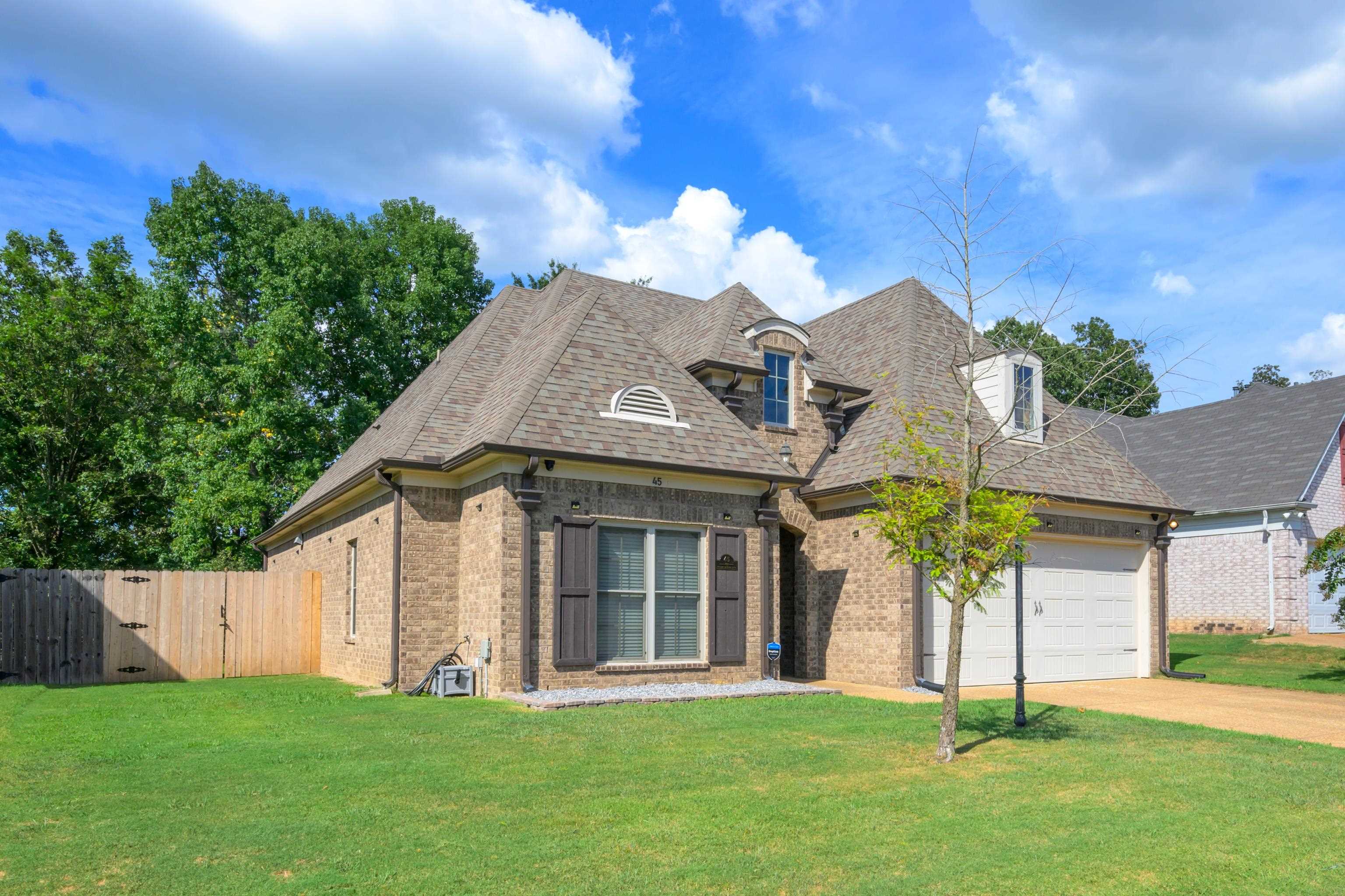 45 WHISPERING CREEK DR