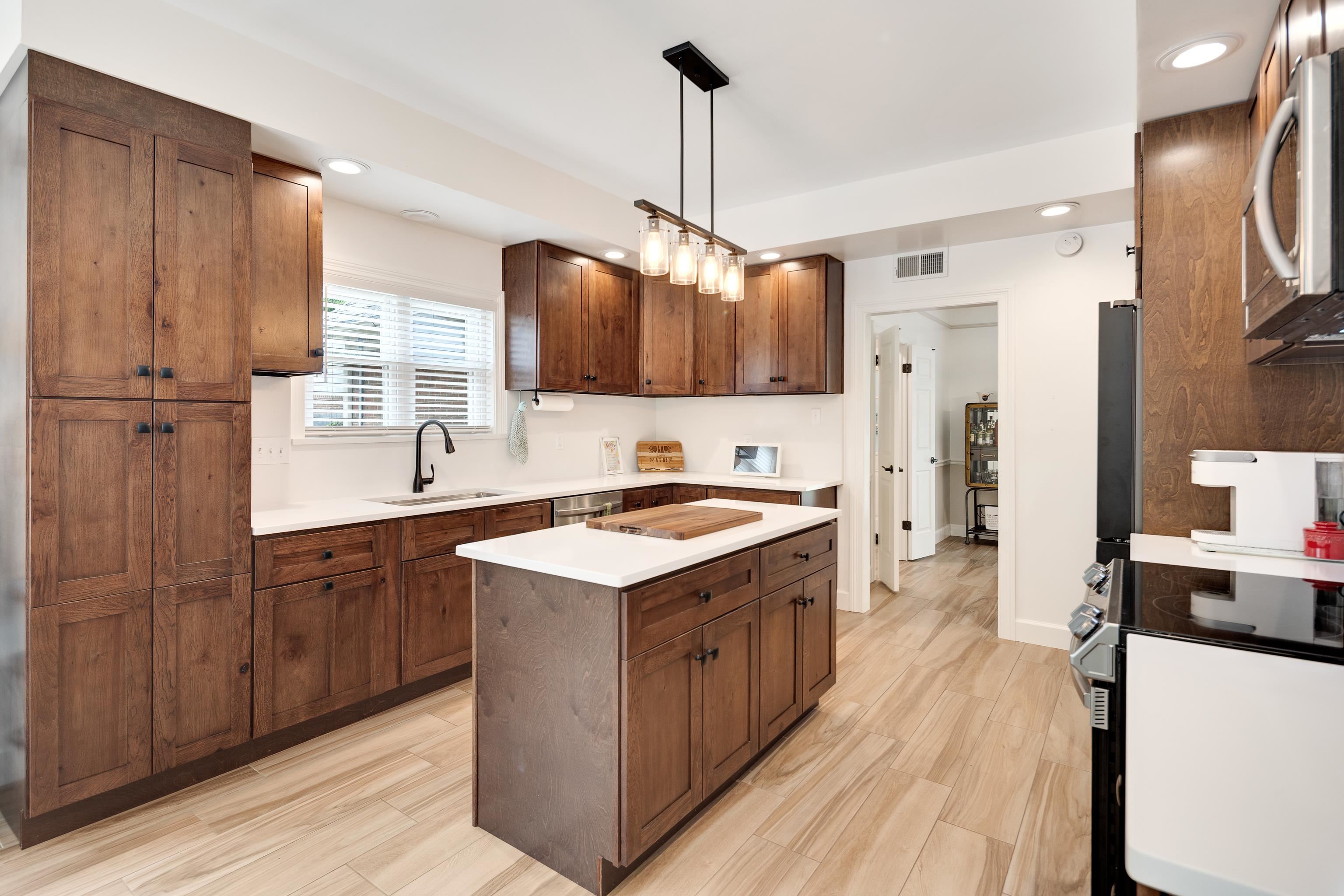 3609 VANDERSCHAAF DR