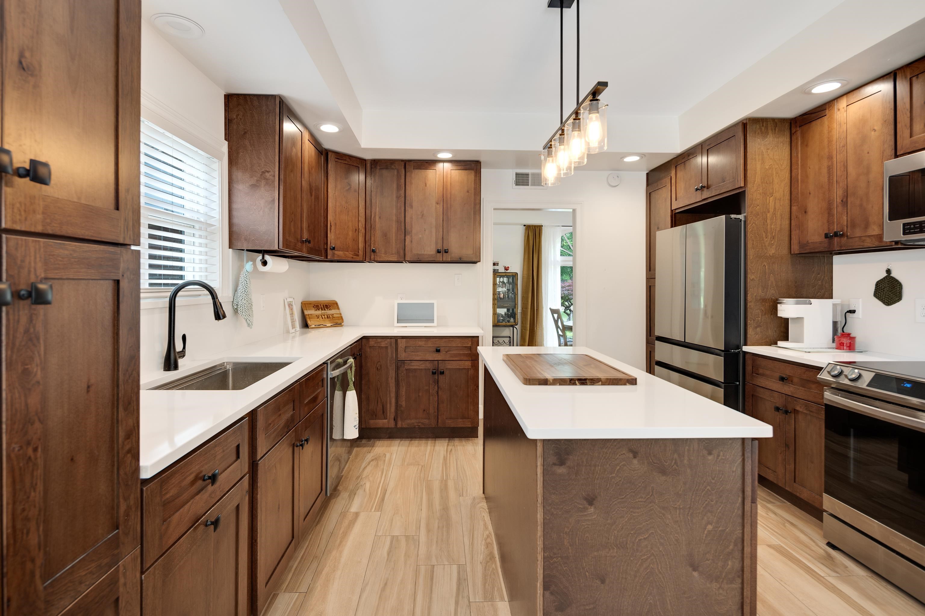 3609 VANDERSCHAAF DR