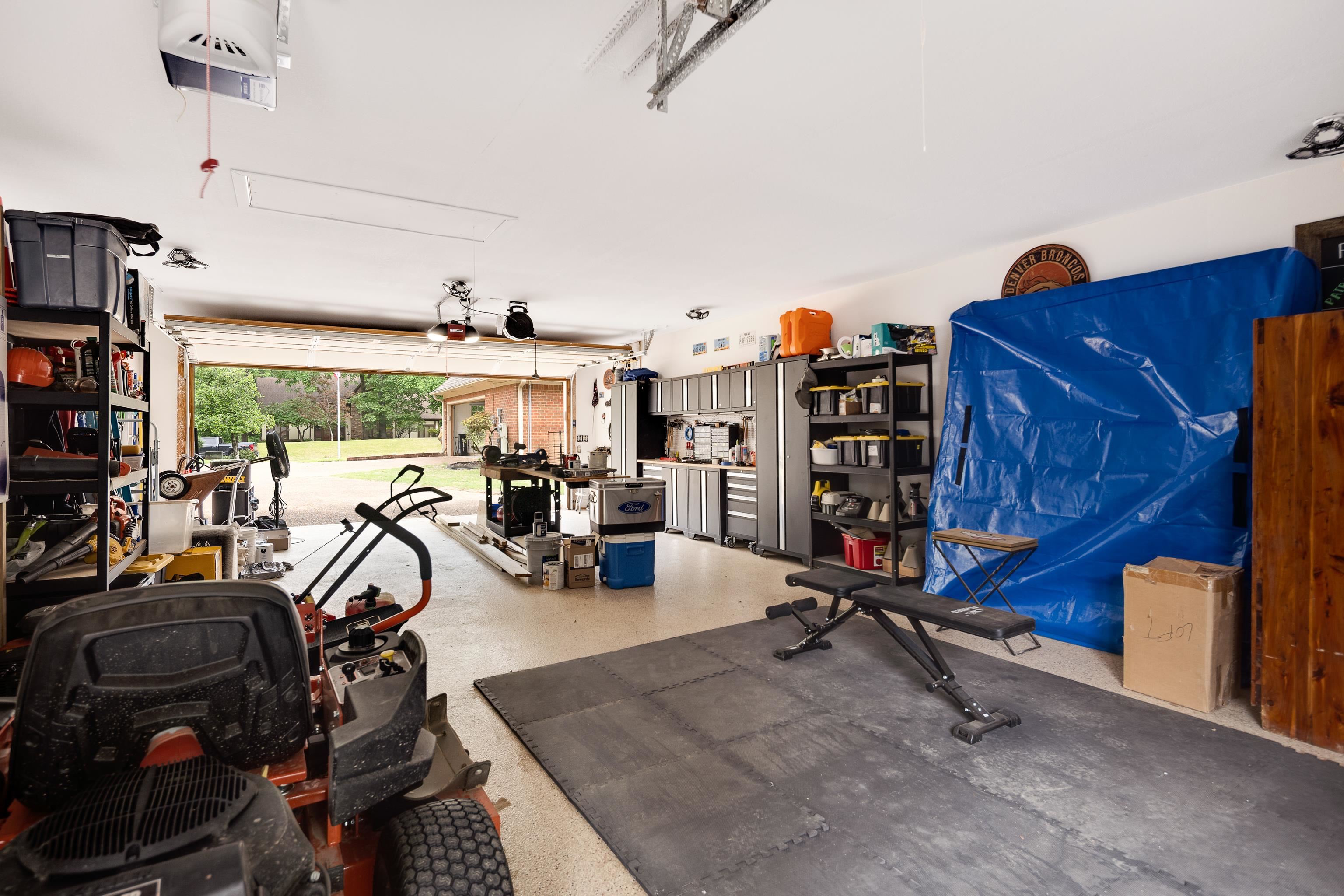 3609 VANDERSCHAAF DR