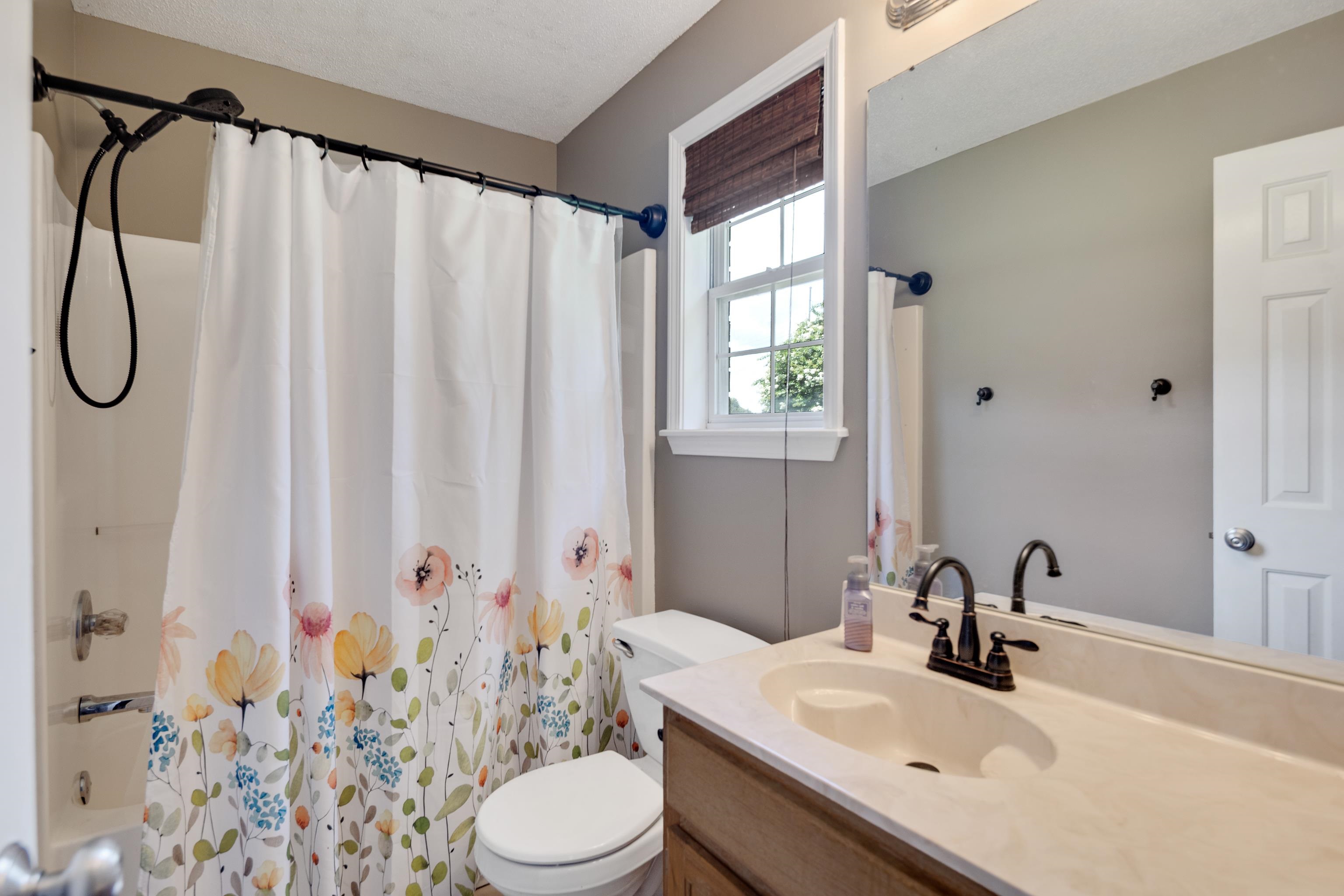 11 WOODSHIRE LN