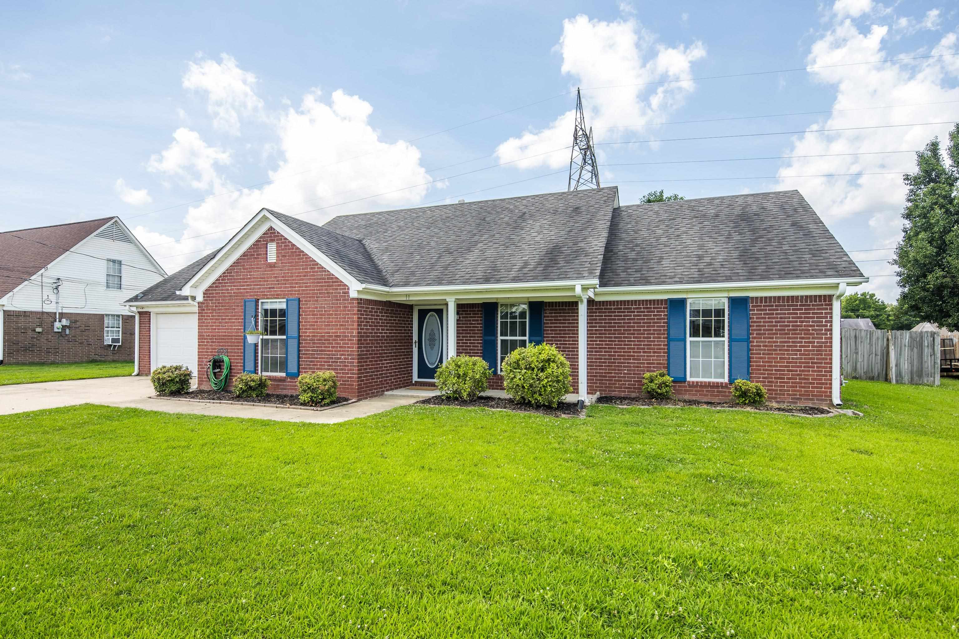 11 WOODSHIRE LN