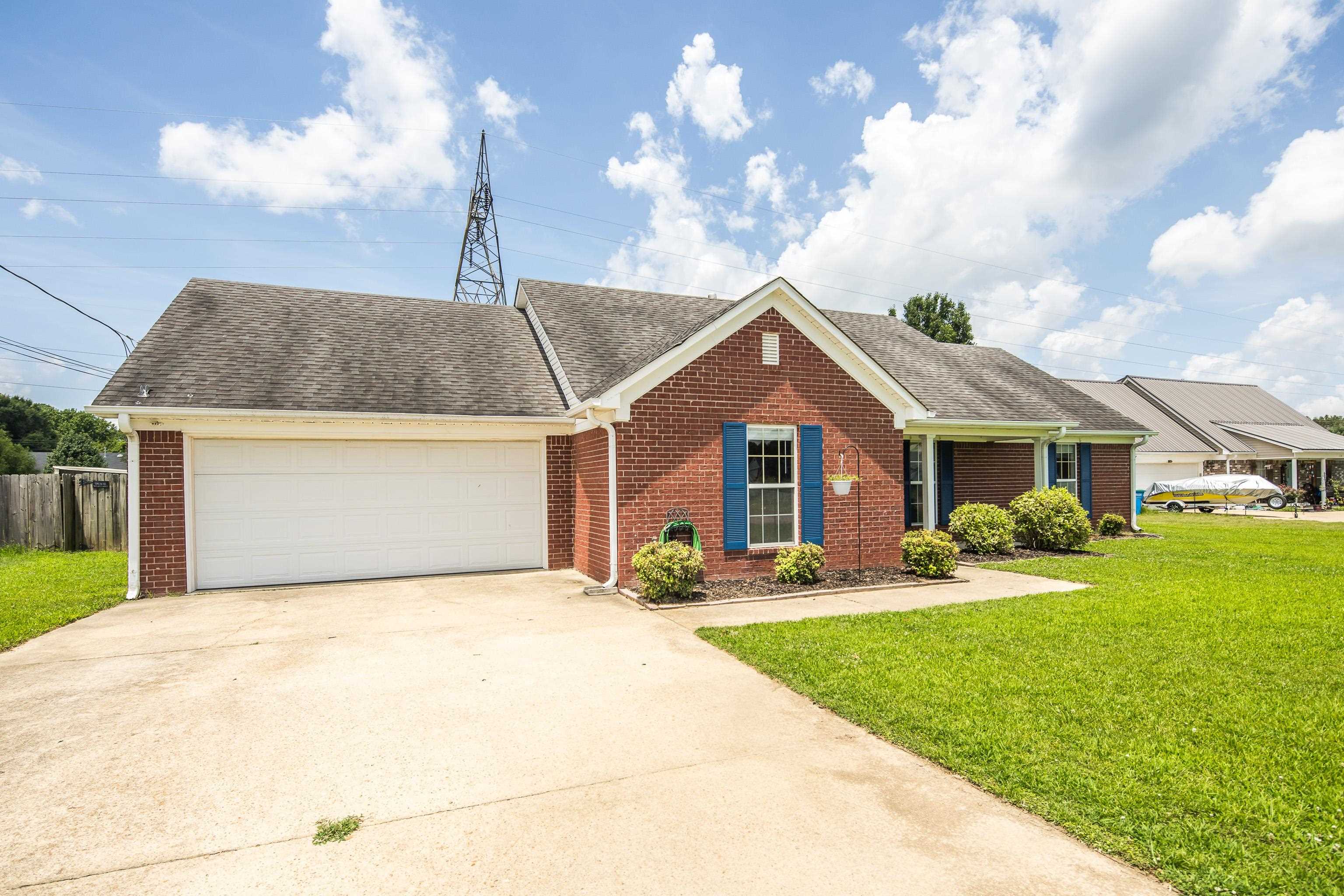 11 WOODSHIRE LN