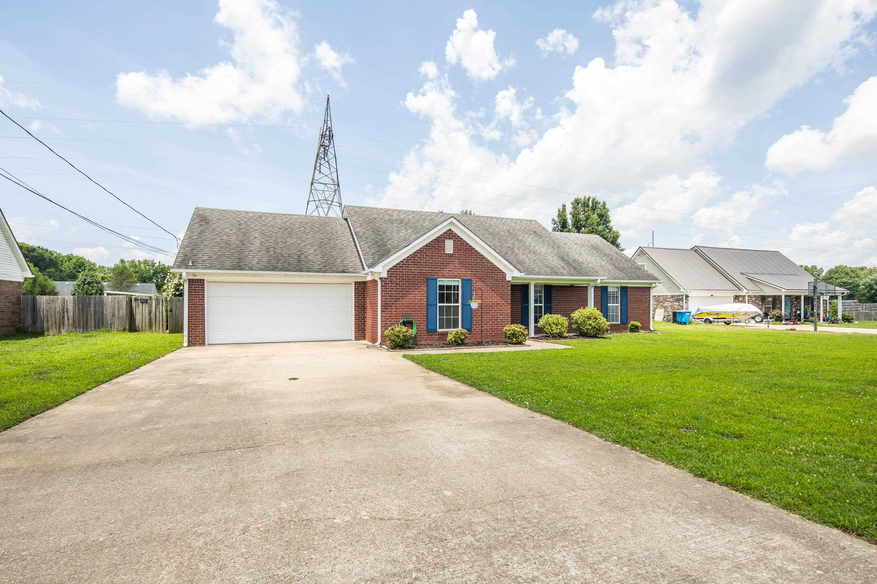 11 WOODSHIRE LN