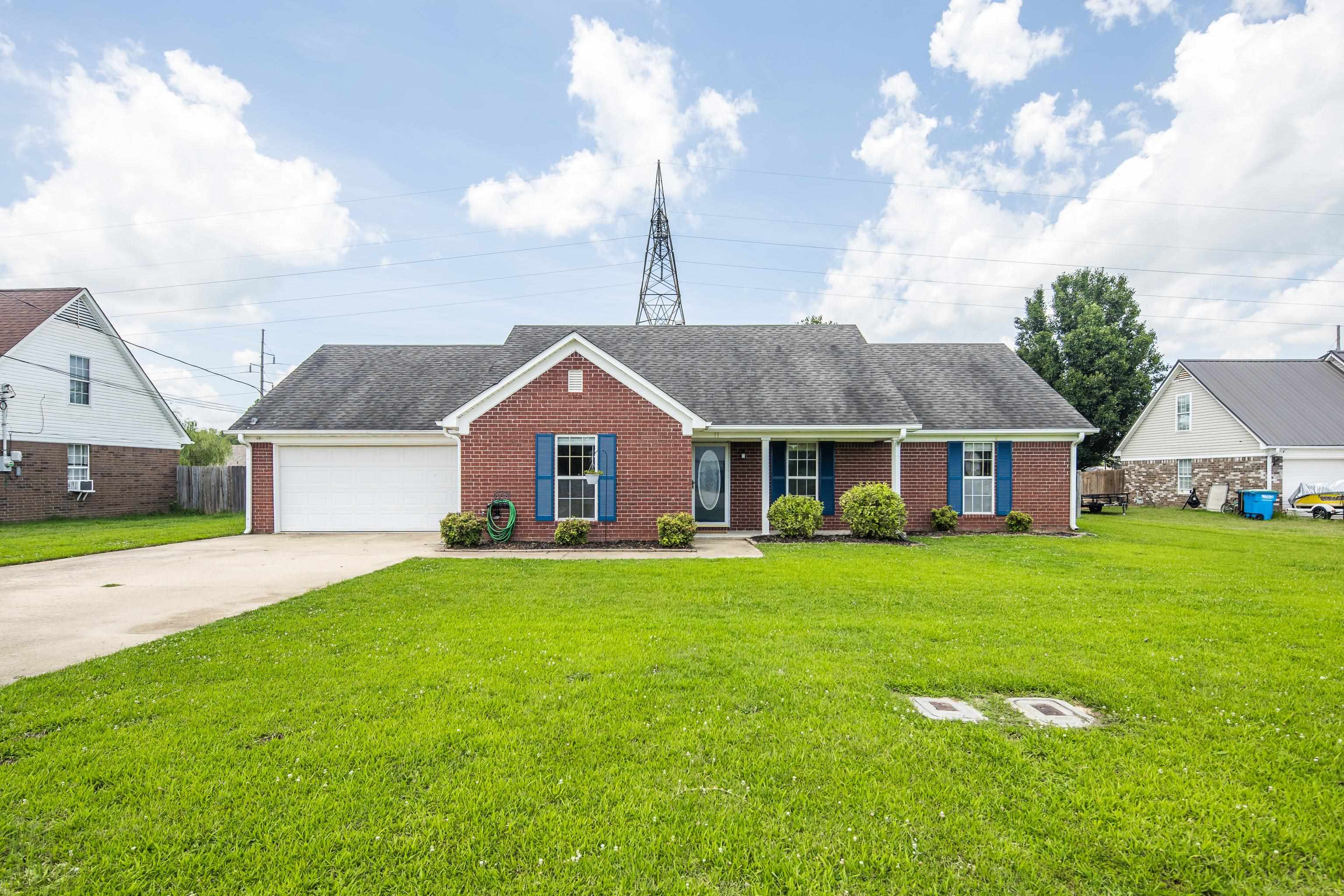 11 WOODSHIRE LN