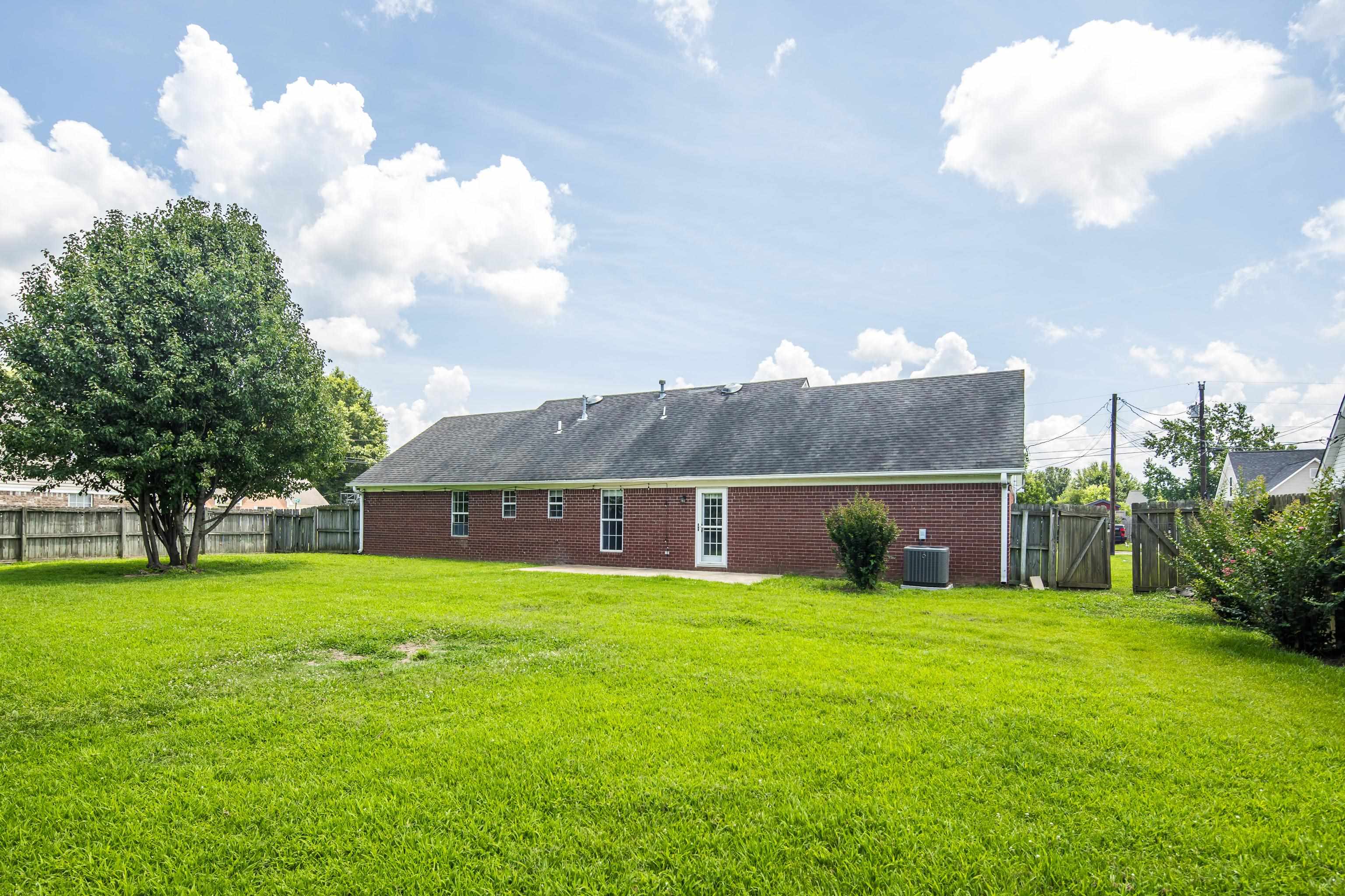 11 WOODSHIRE LN