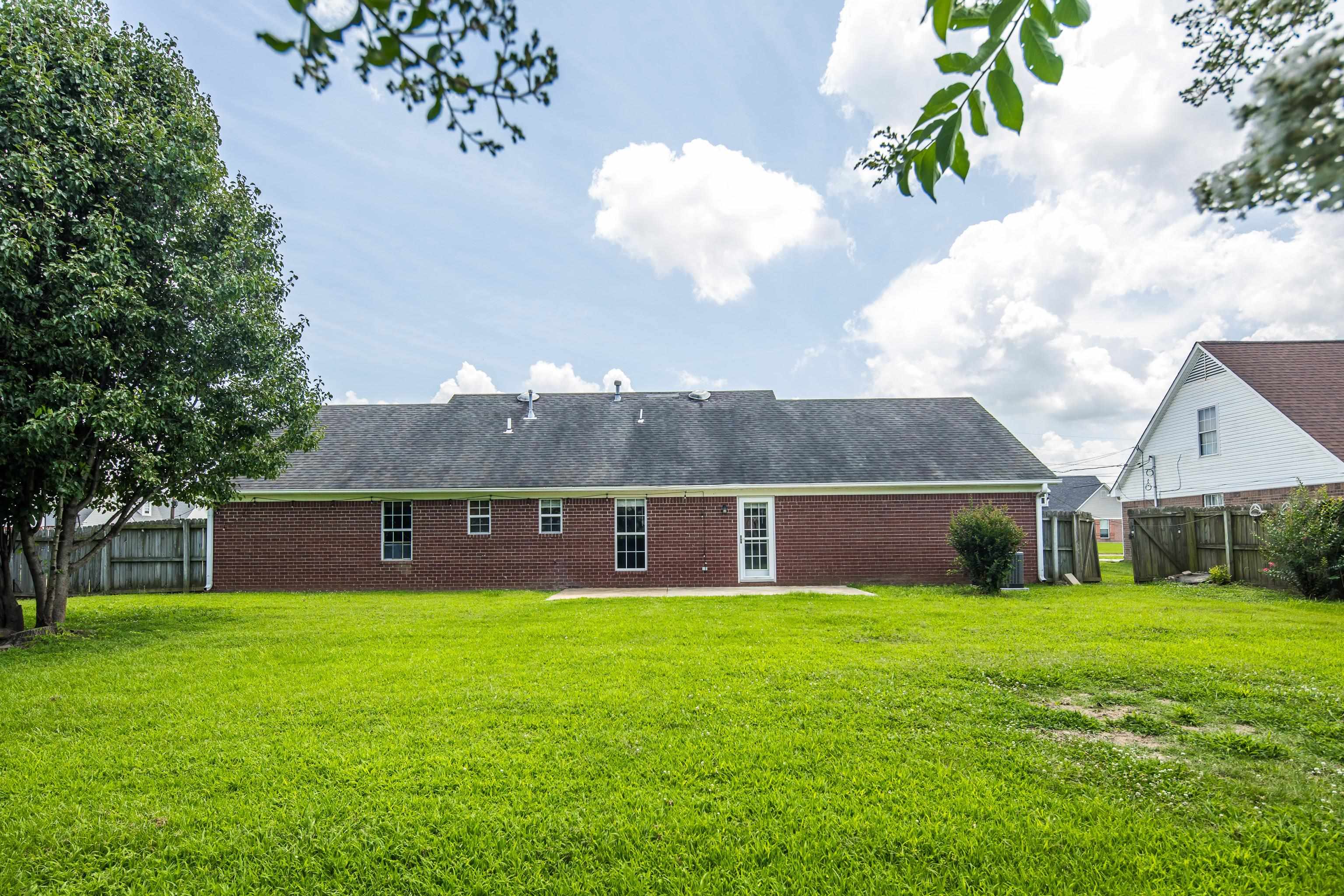 11 WOODSHIRE LN