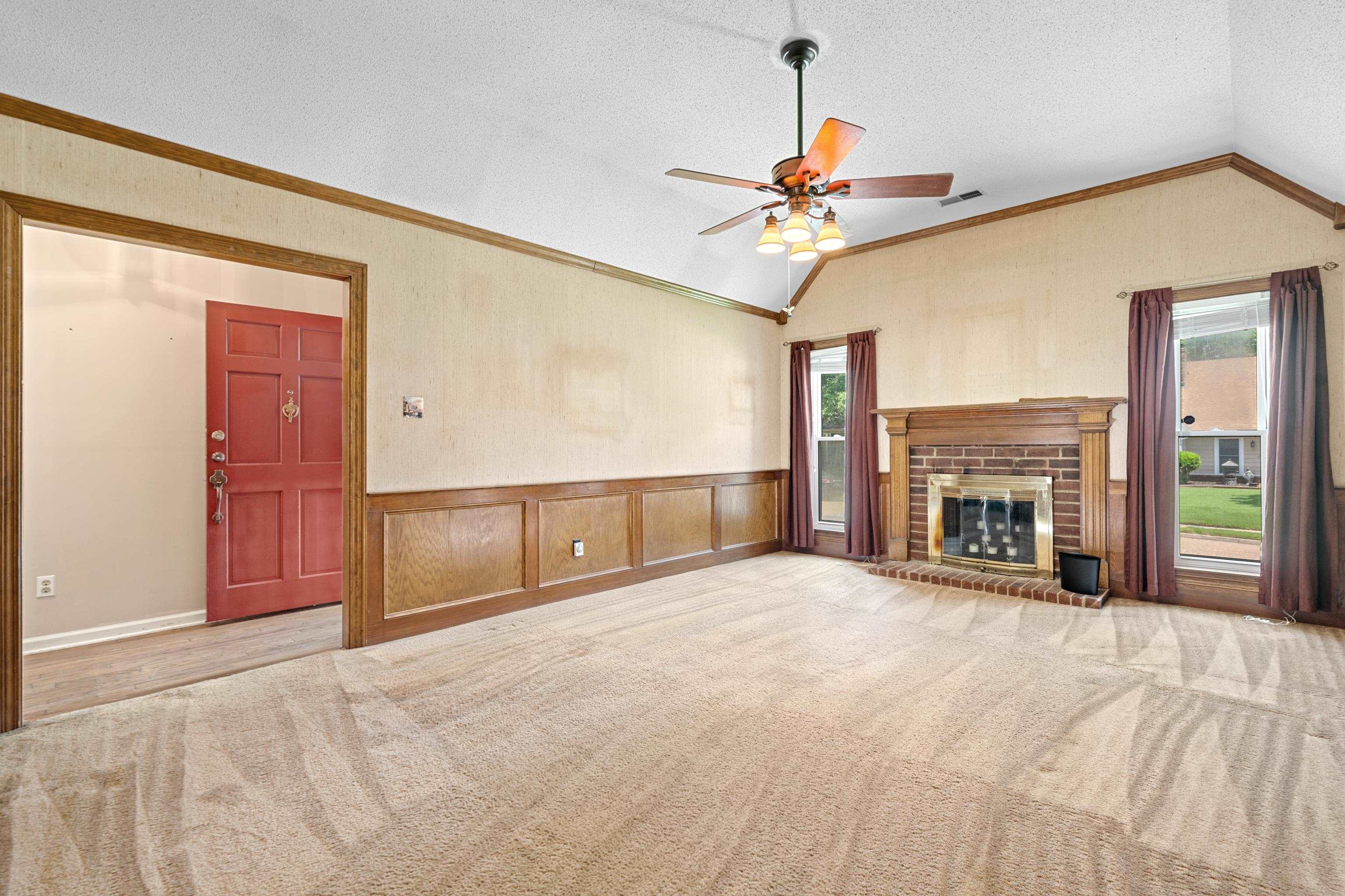 2613 COULTER LN