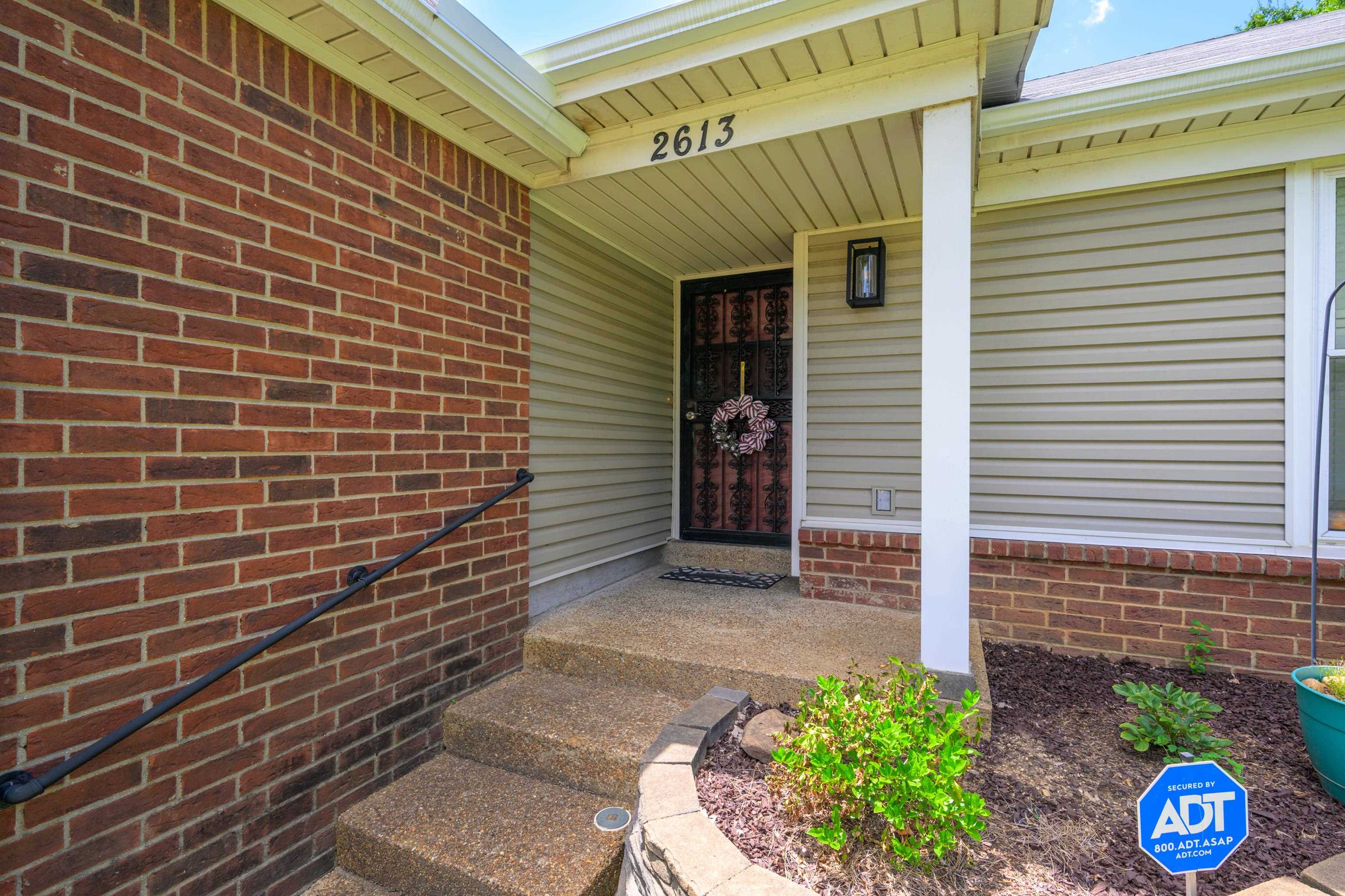 2613 COULTER LN