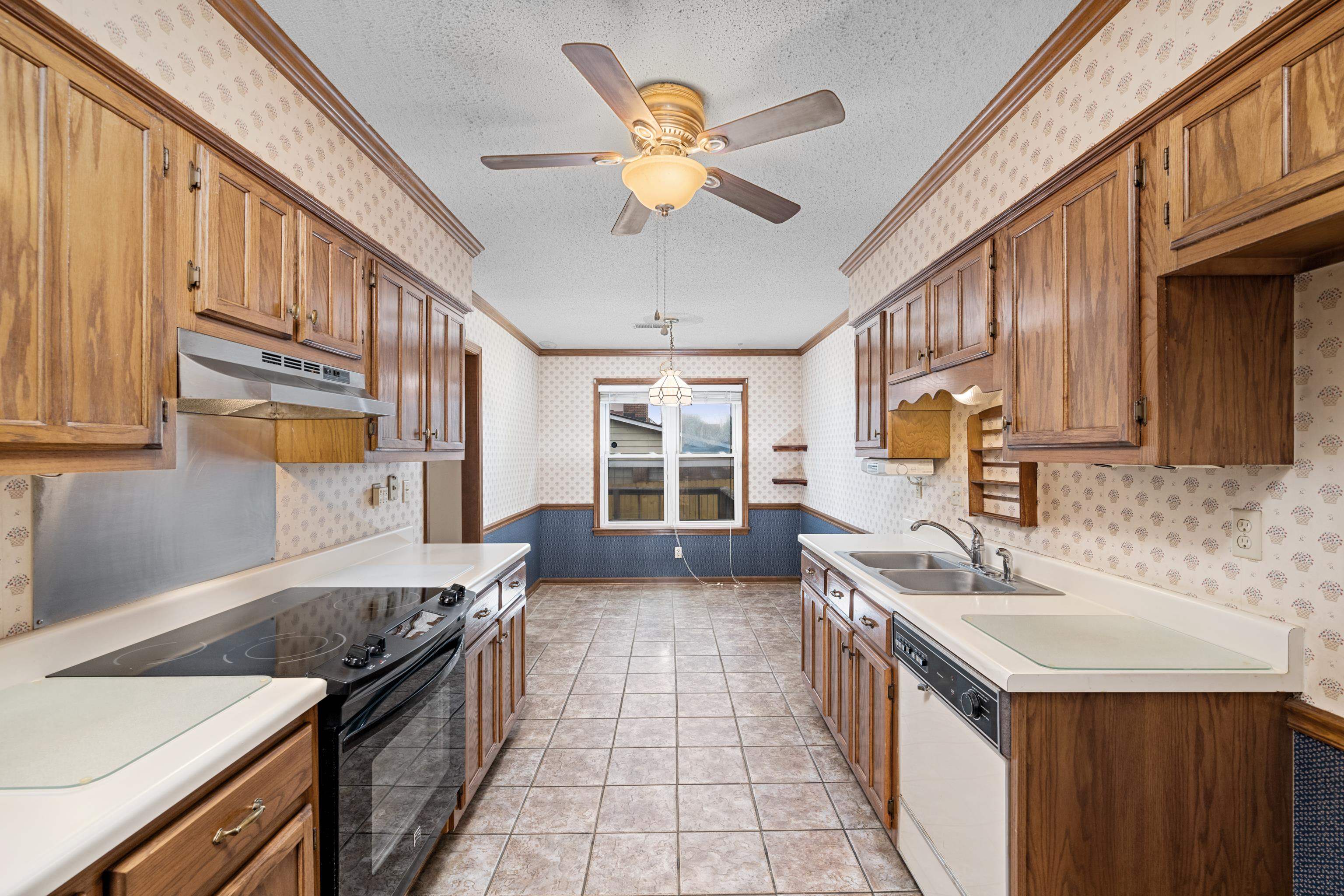 2613 COULTER LN