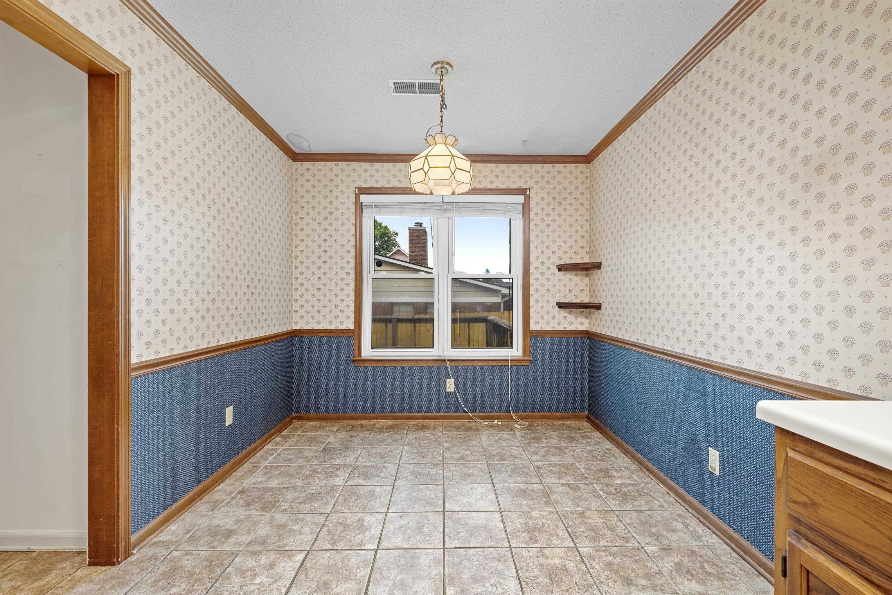 2613 COULTER LN