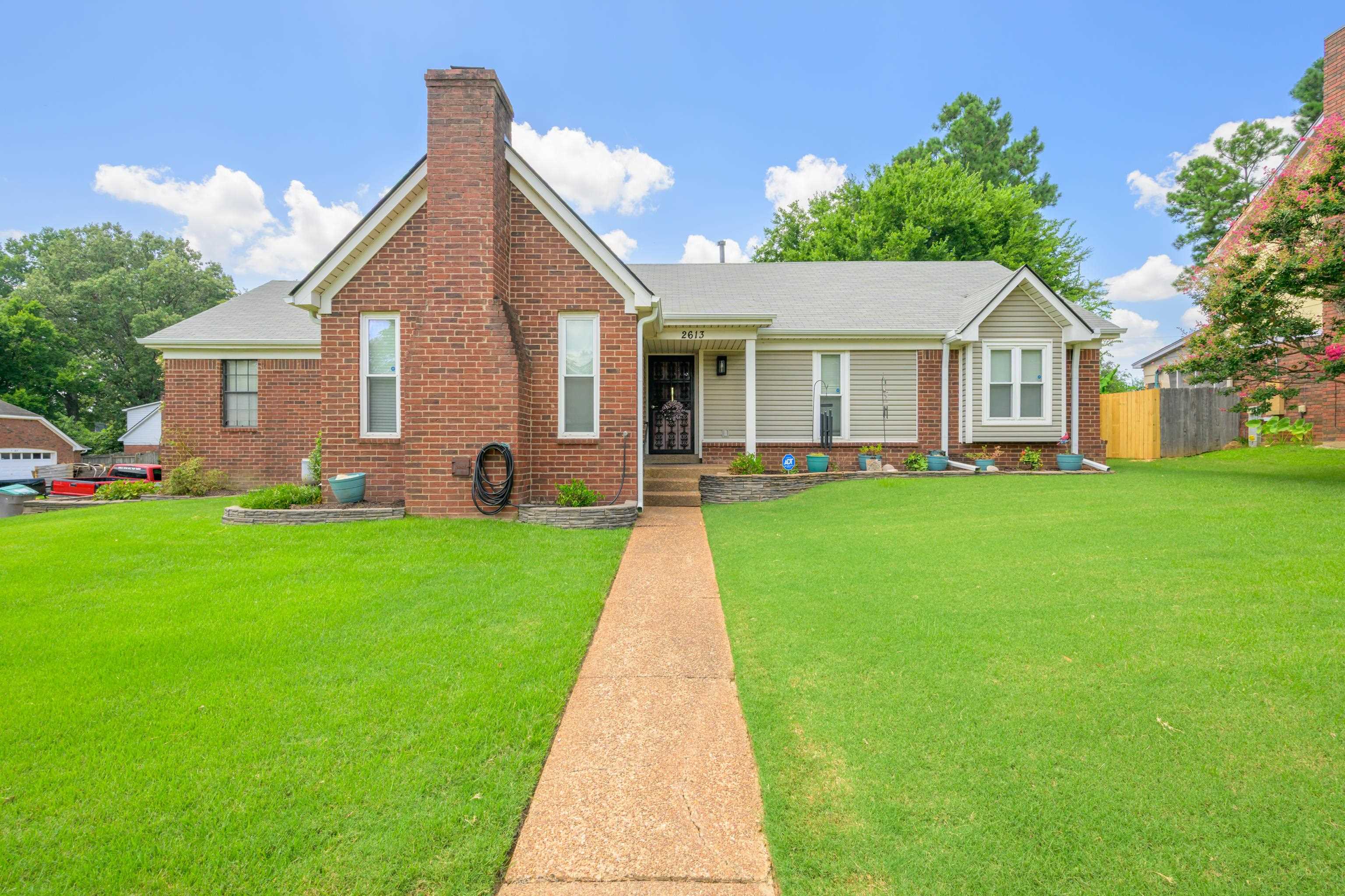 2613 COULTER LN