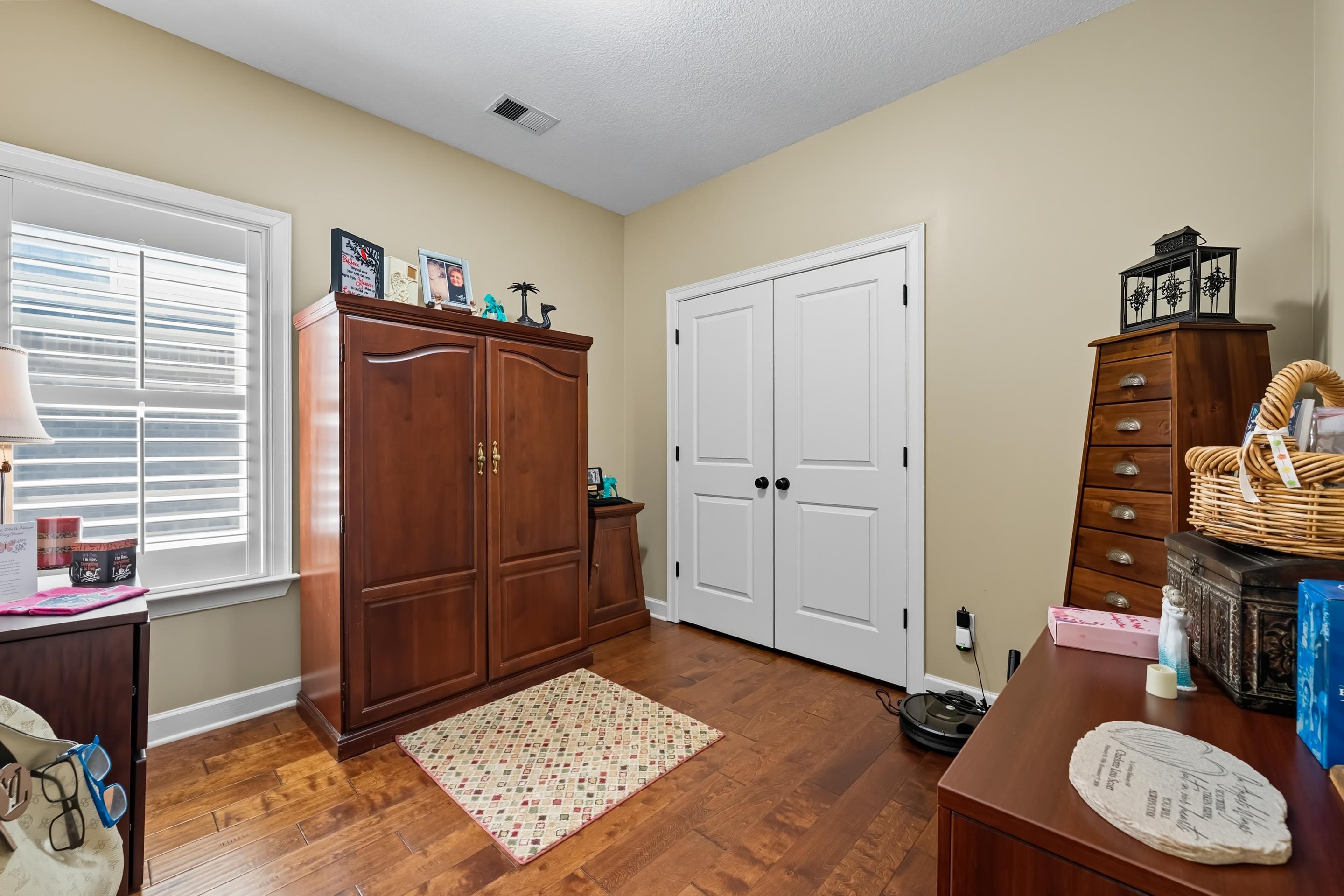 5299 CONIFER VIEW LN