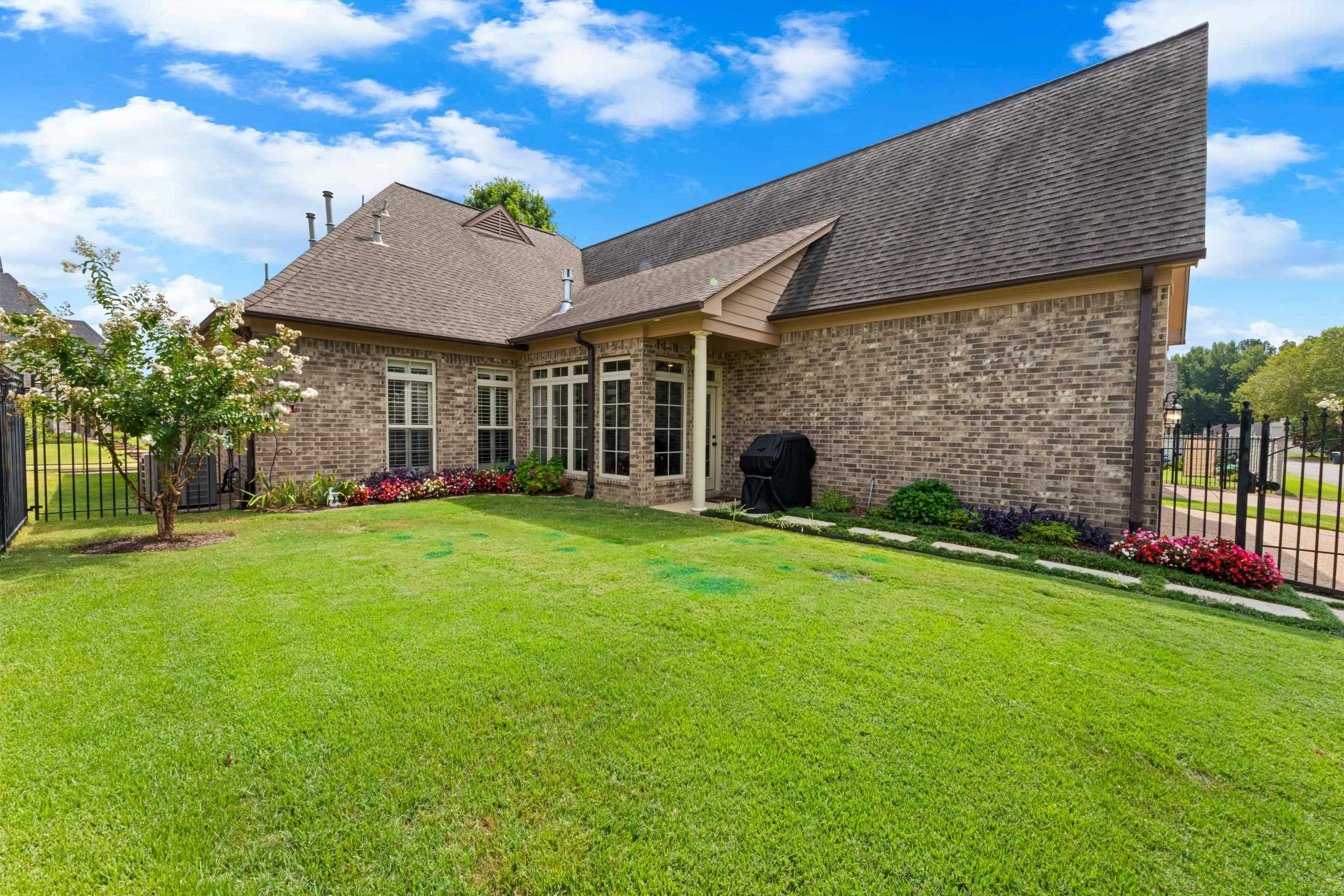 5299 CONIFER VIEW LN
