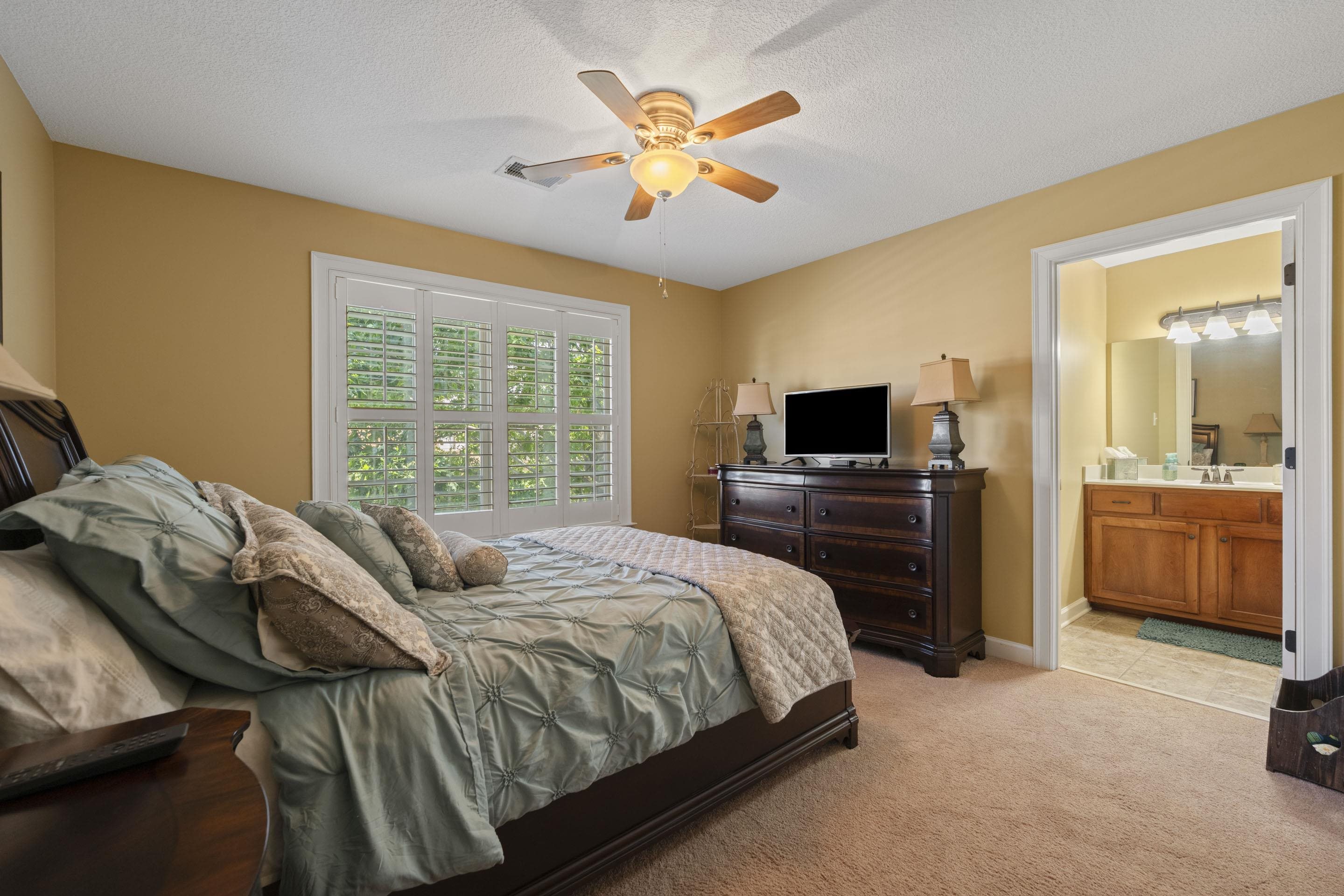 5299 CONIFER VIEW LN