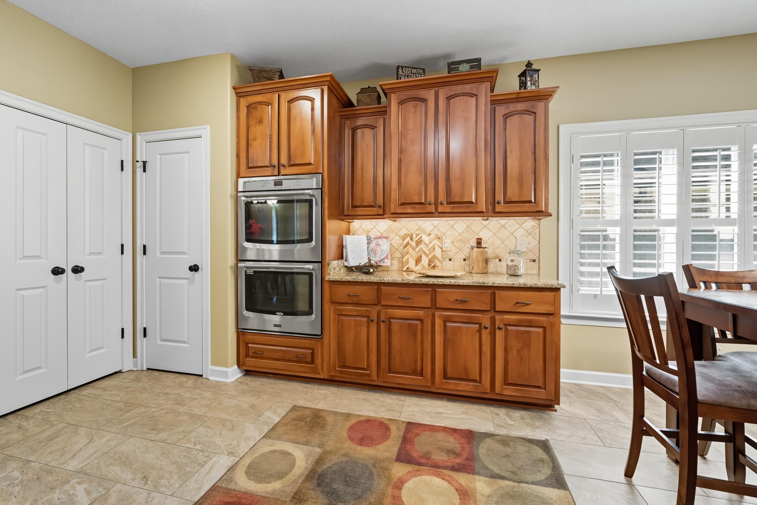 5299 CONIFER VIEW LN