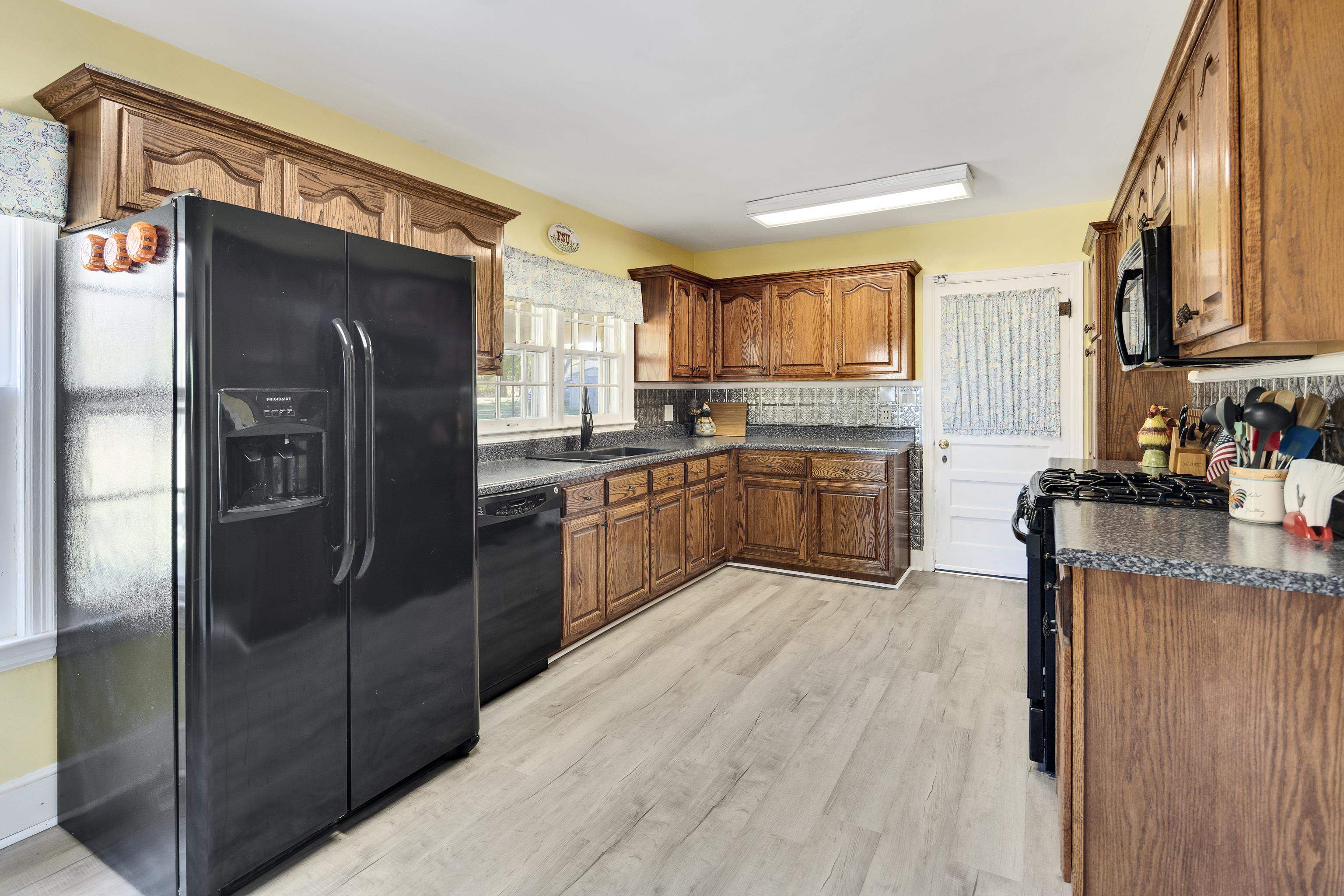 11075 HIGHWAY 59 HWY W