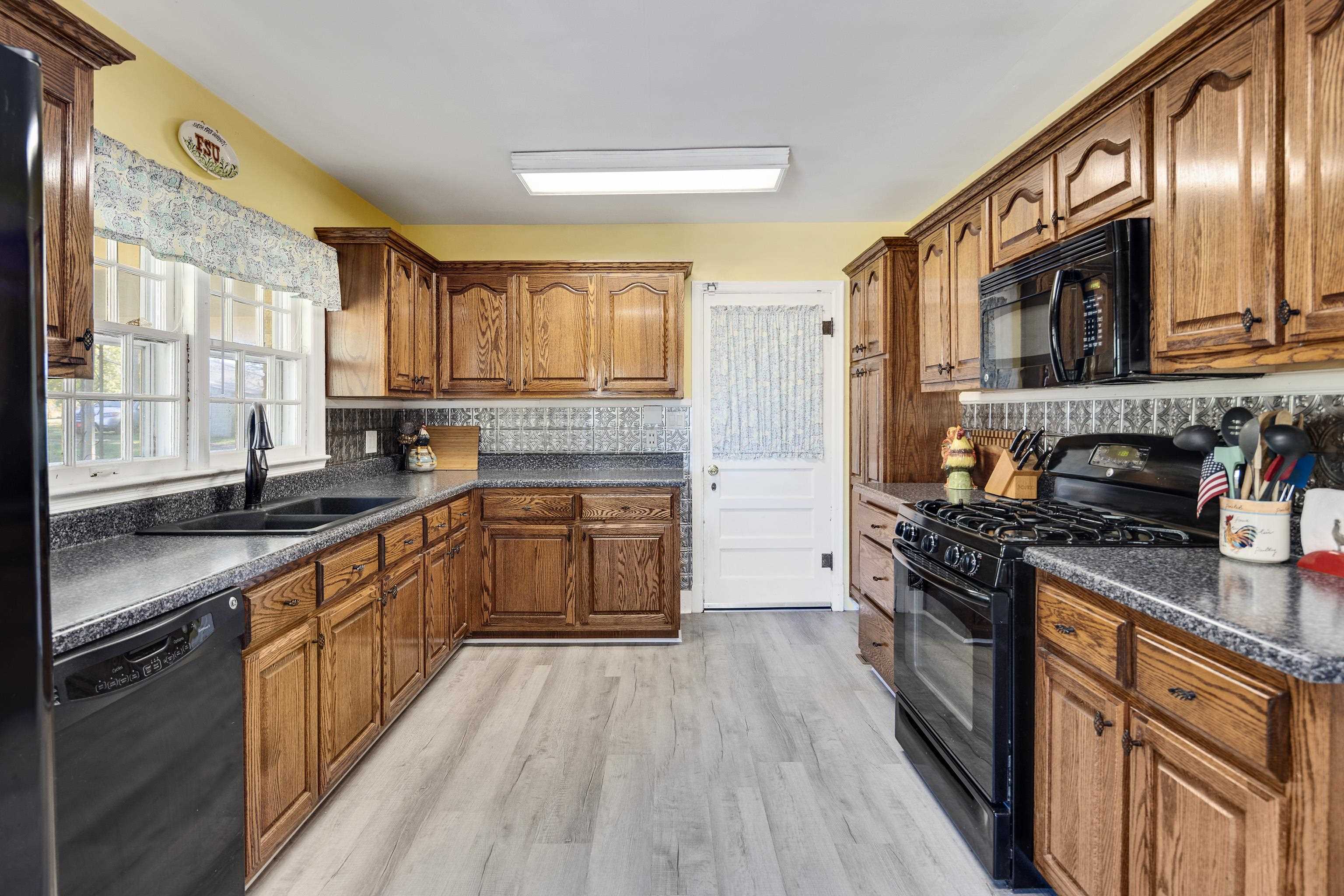 11075 HIGHWAY 59 HWY W
