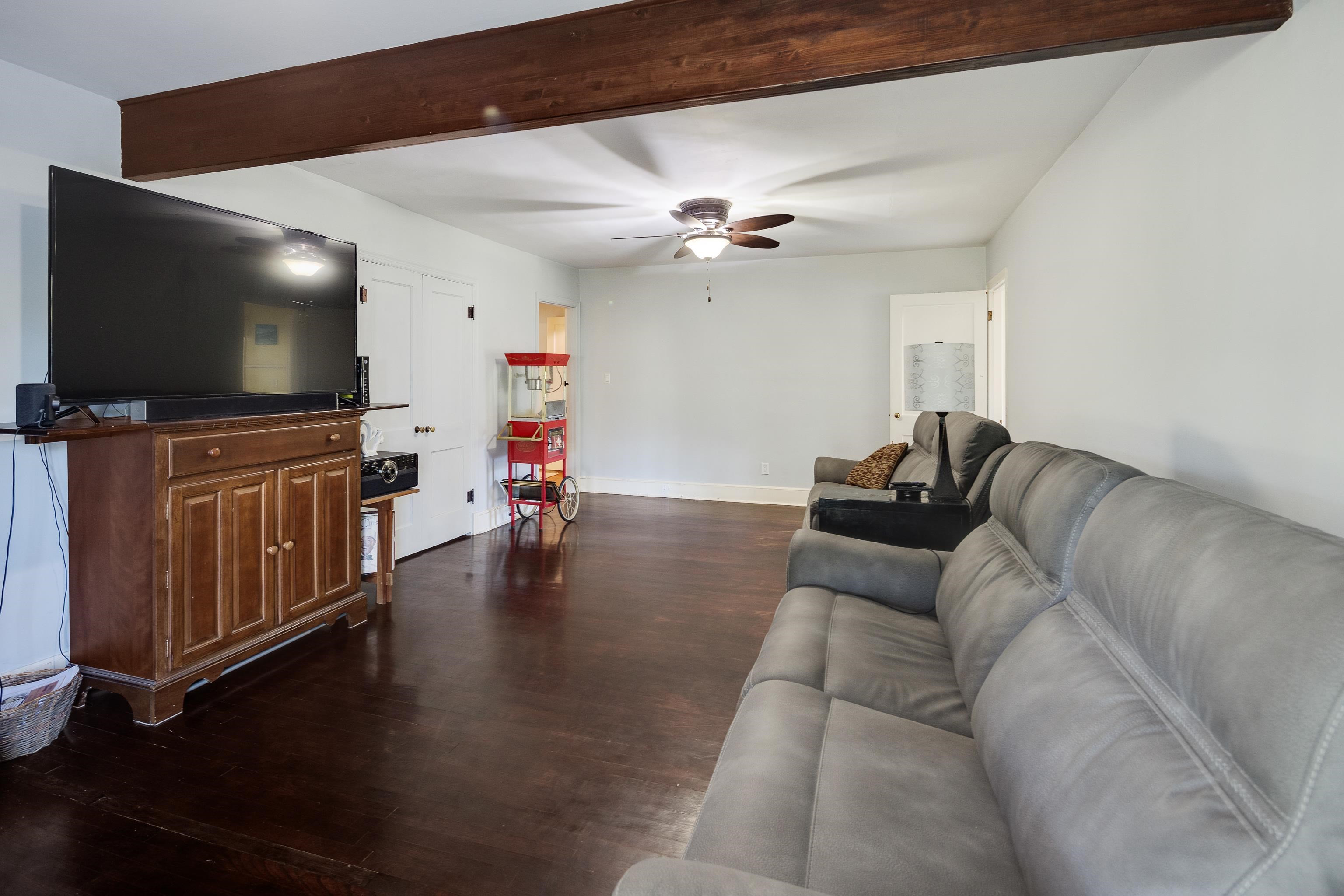 11075 HIGHWAY 59 HWY W