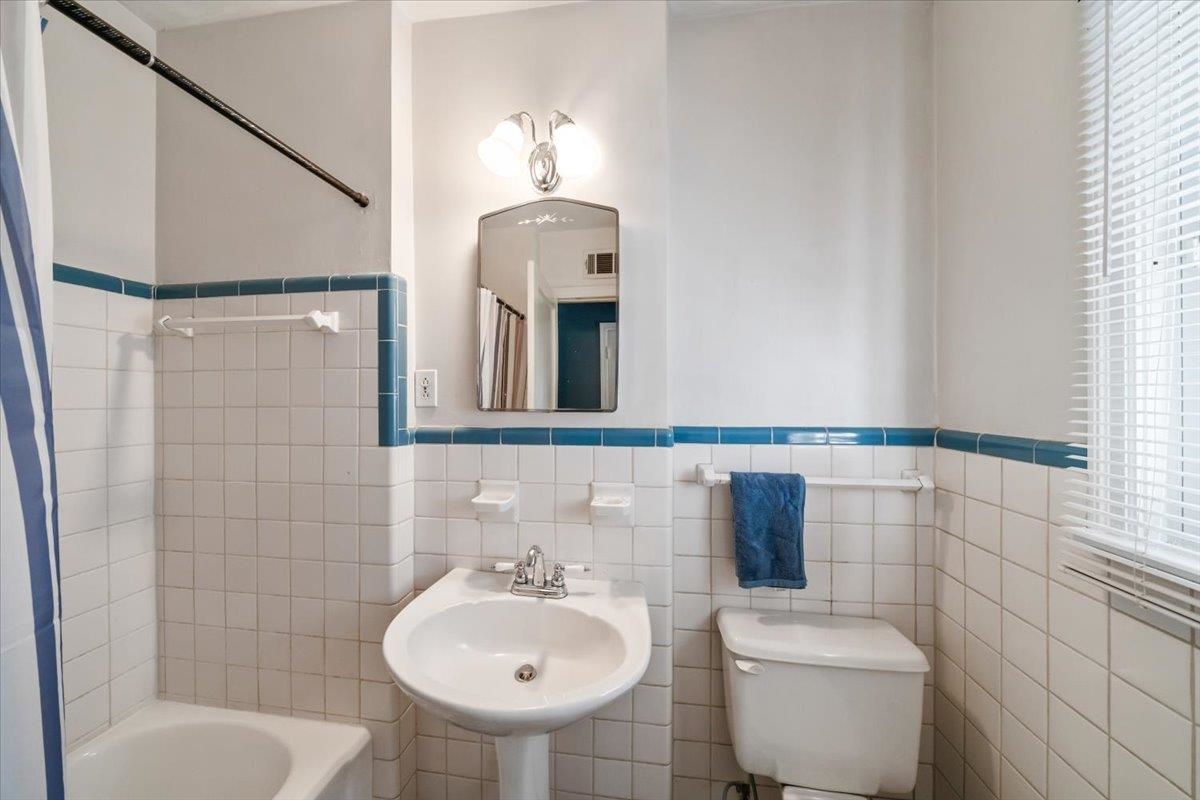 3244 HIGHLAND PARK PL