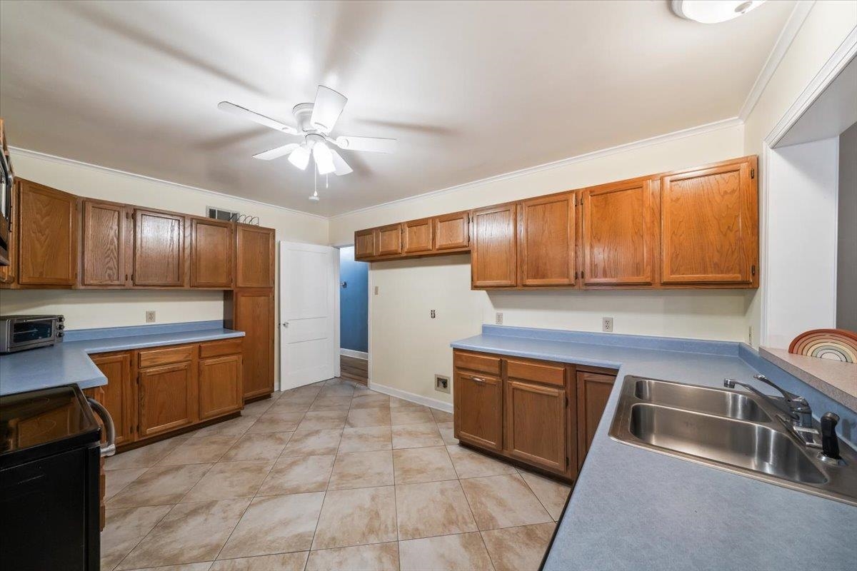 3244 HIGHLAND PARK PL