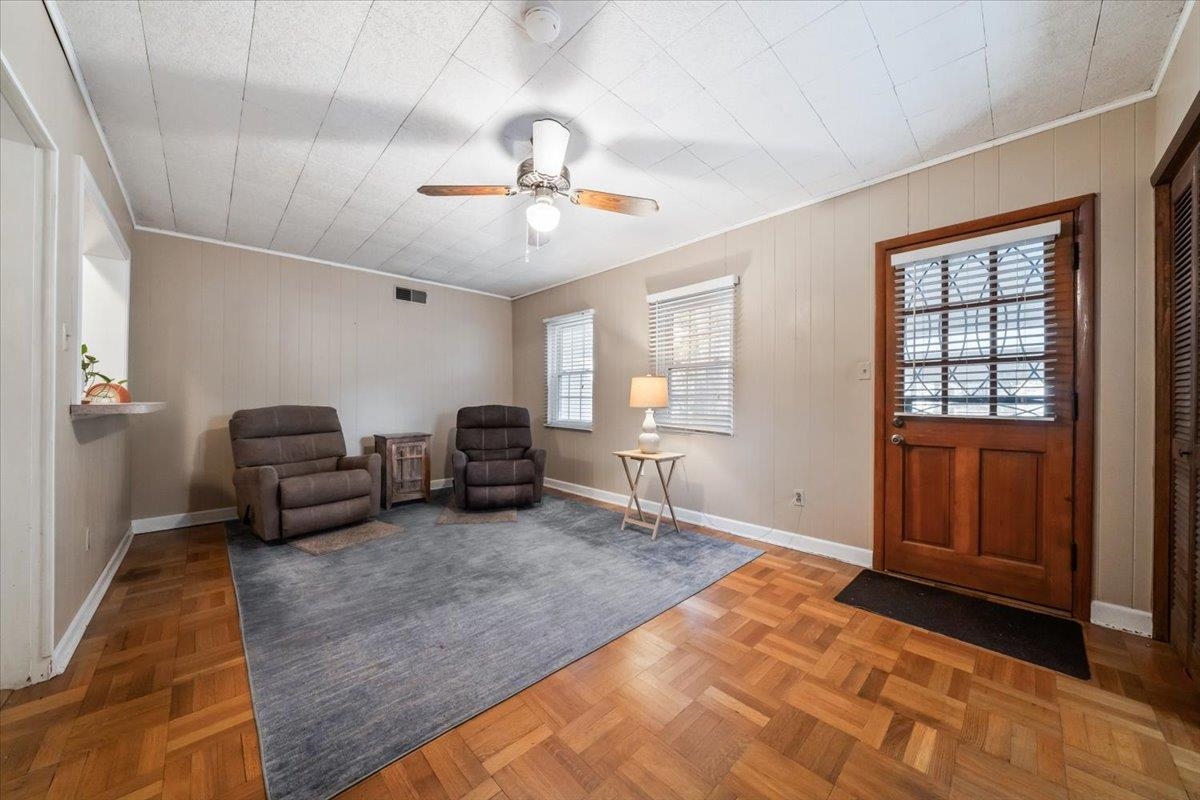 3244 HIGHLAND PARK PL