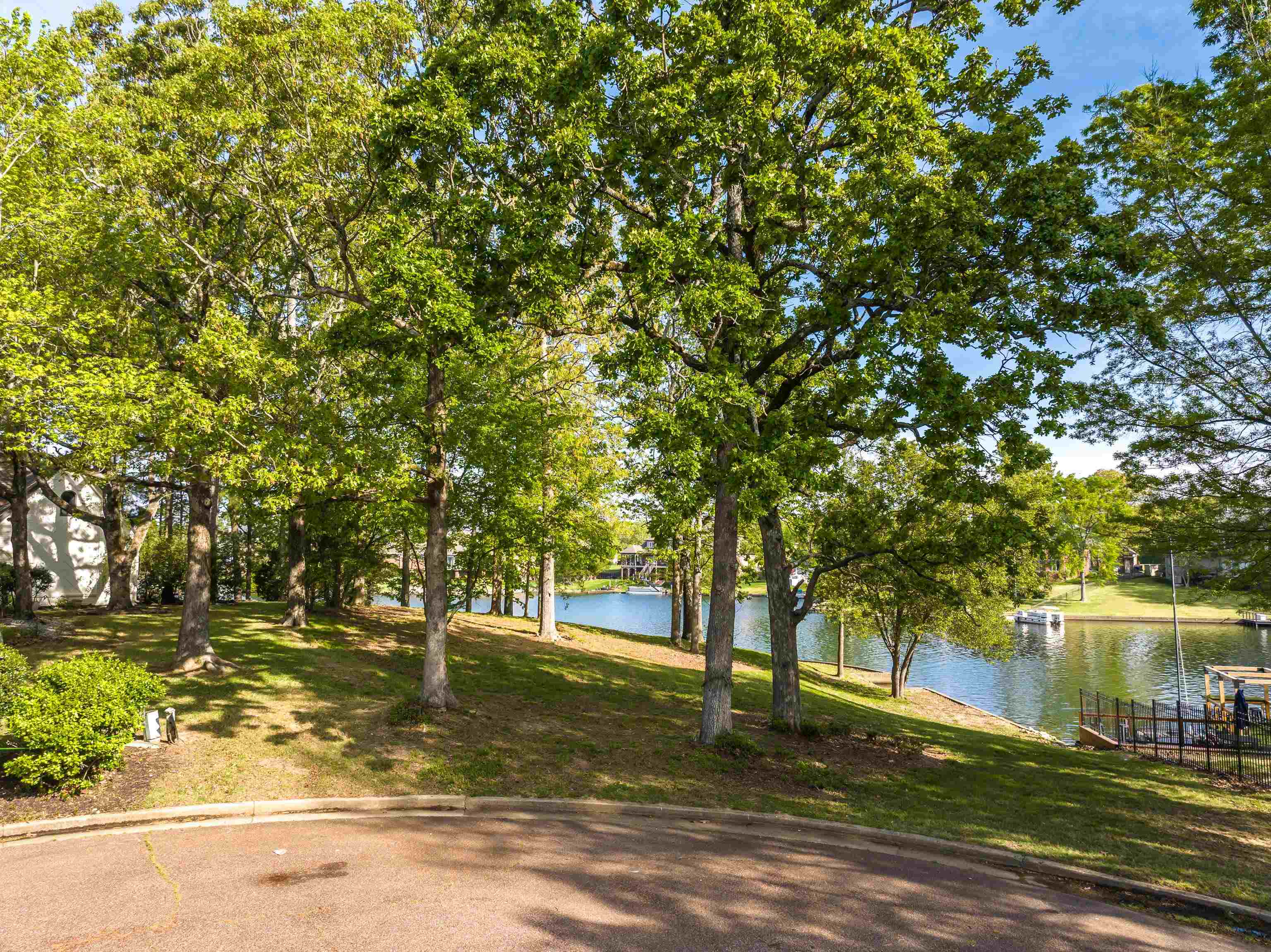 9952 LOCH LUCERNE PT