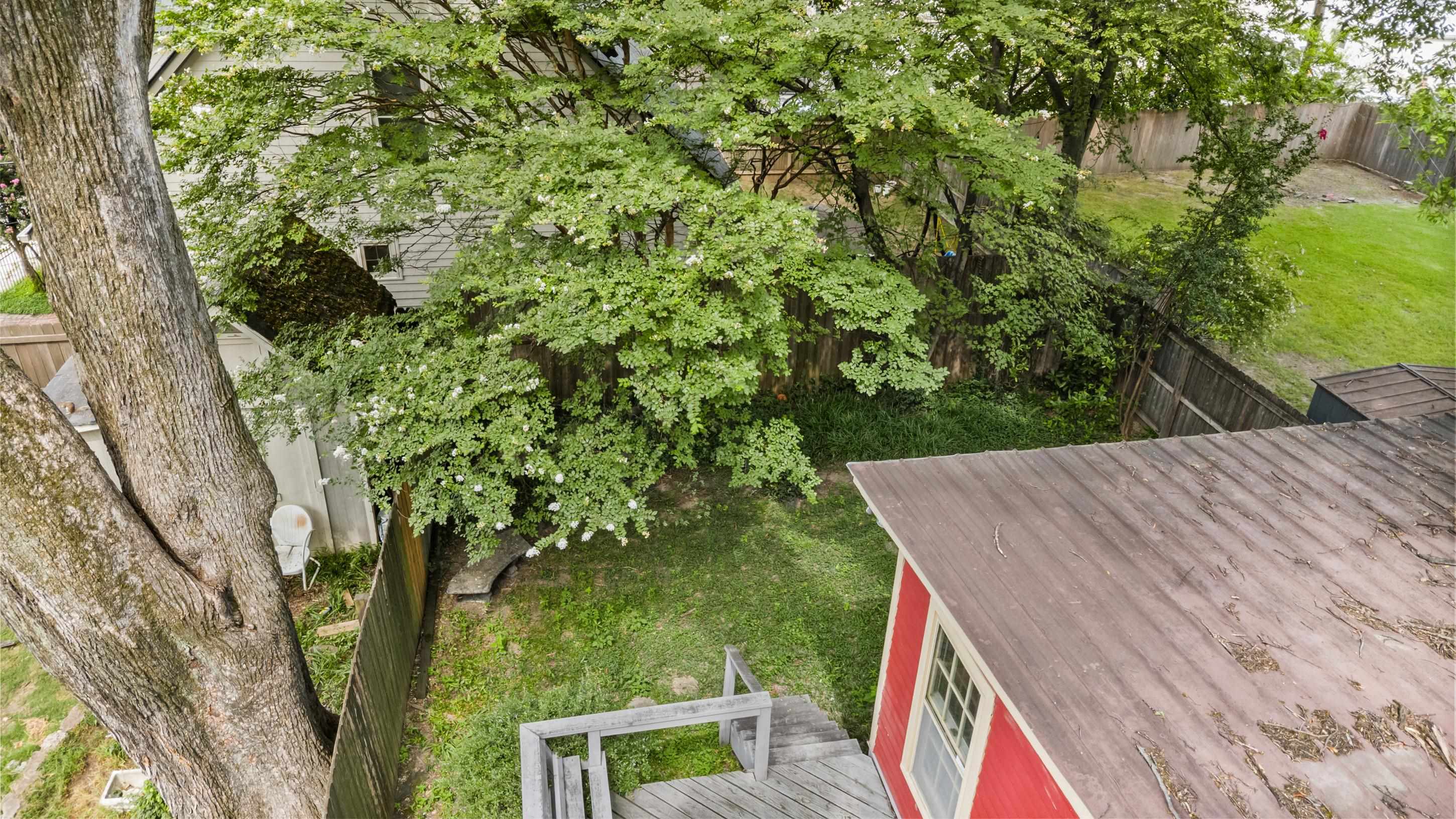 563 SUMMITT ST