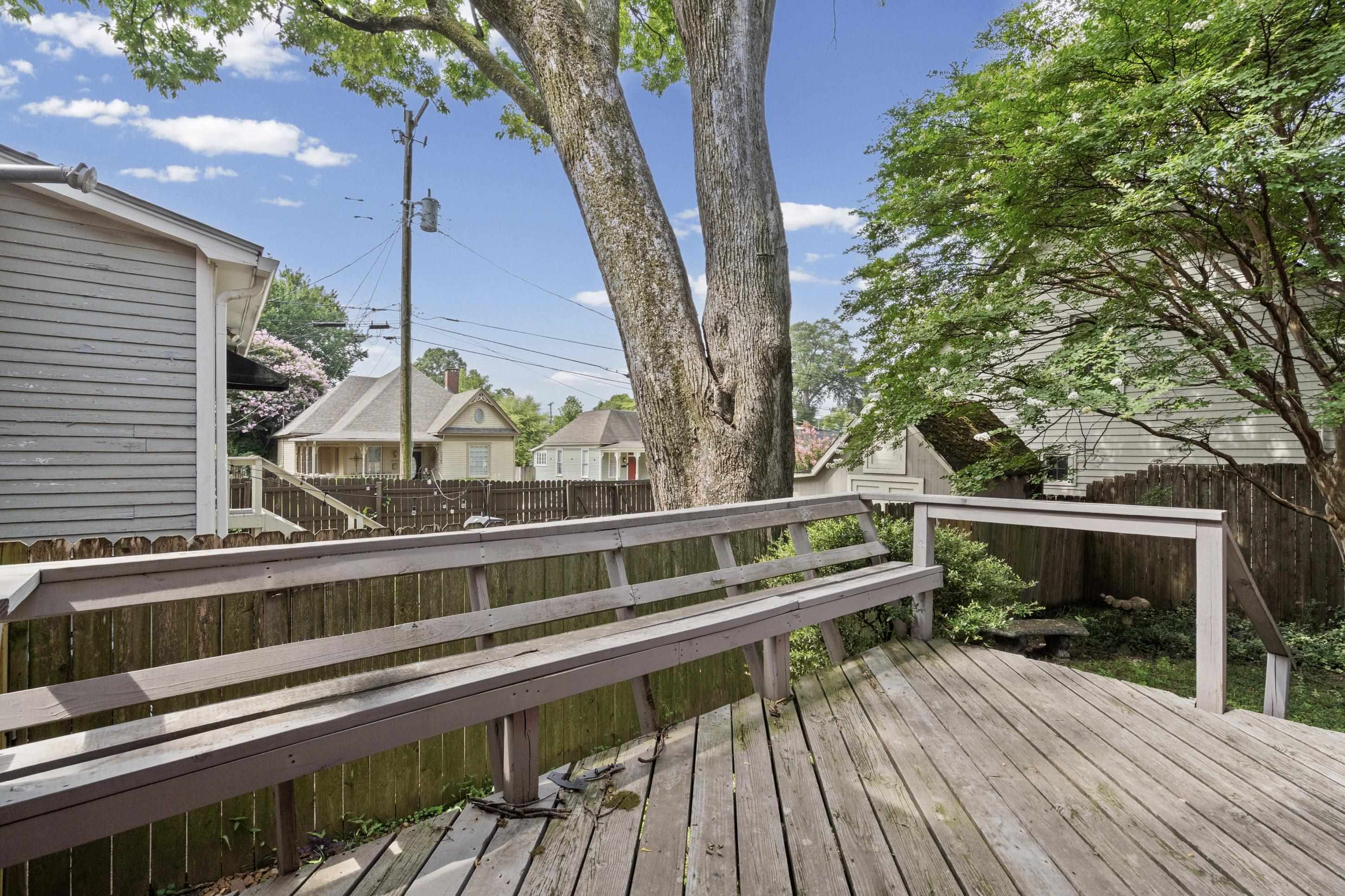 563 SUMMITT ST