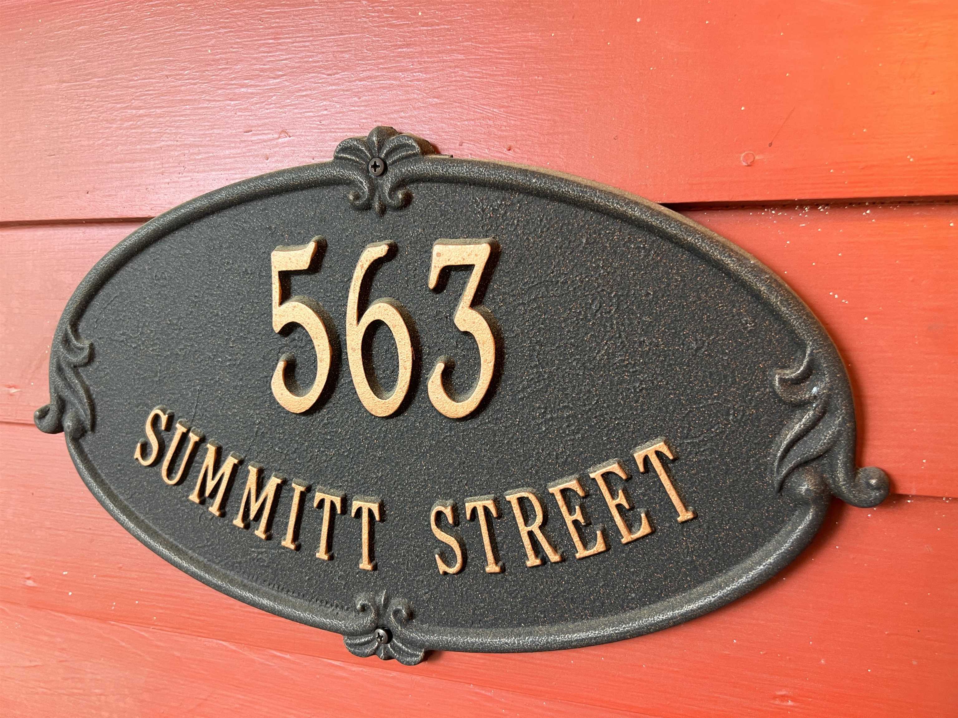 563 SUMMITT ST