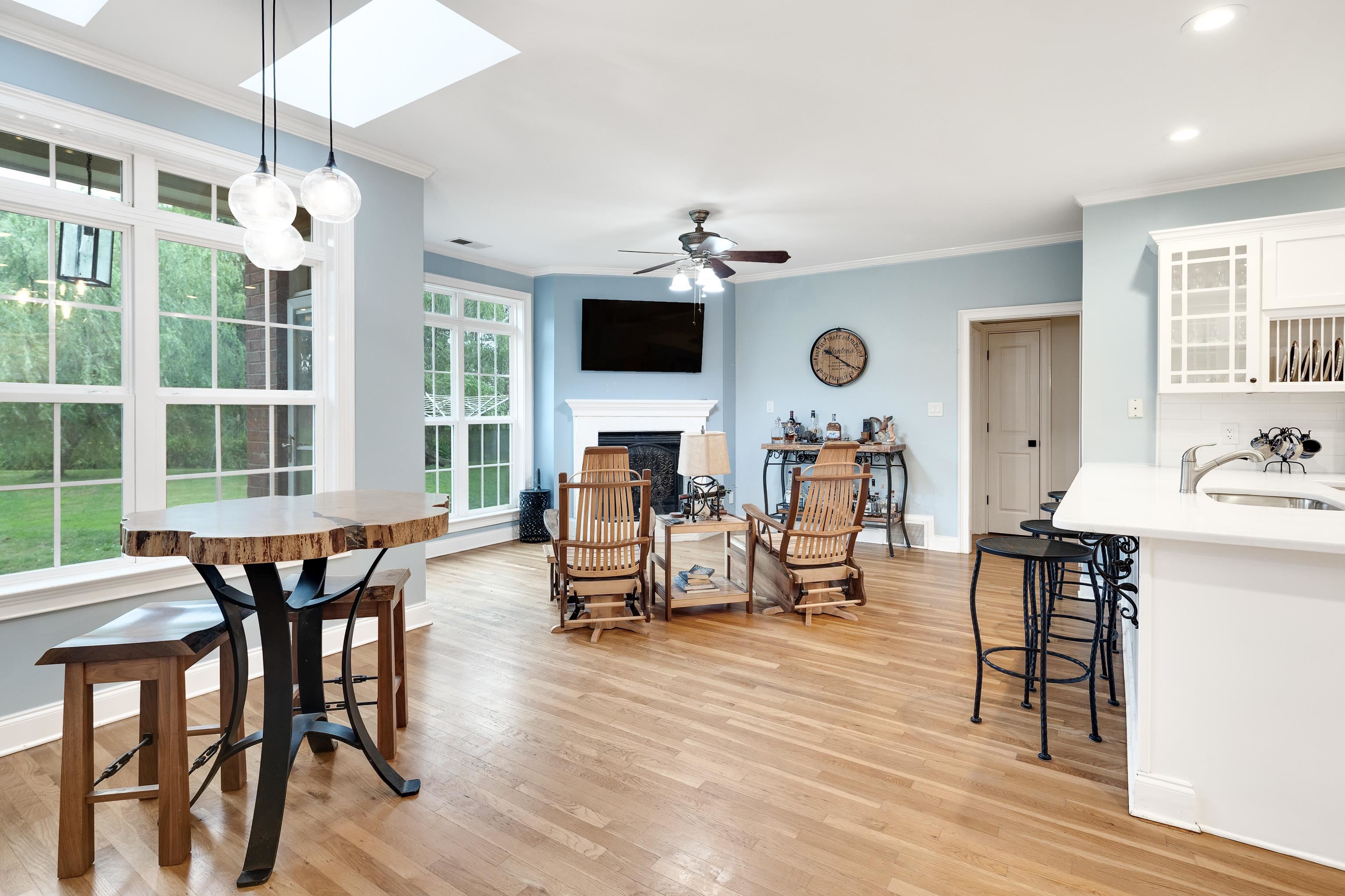 1095 CULBREATH RD