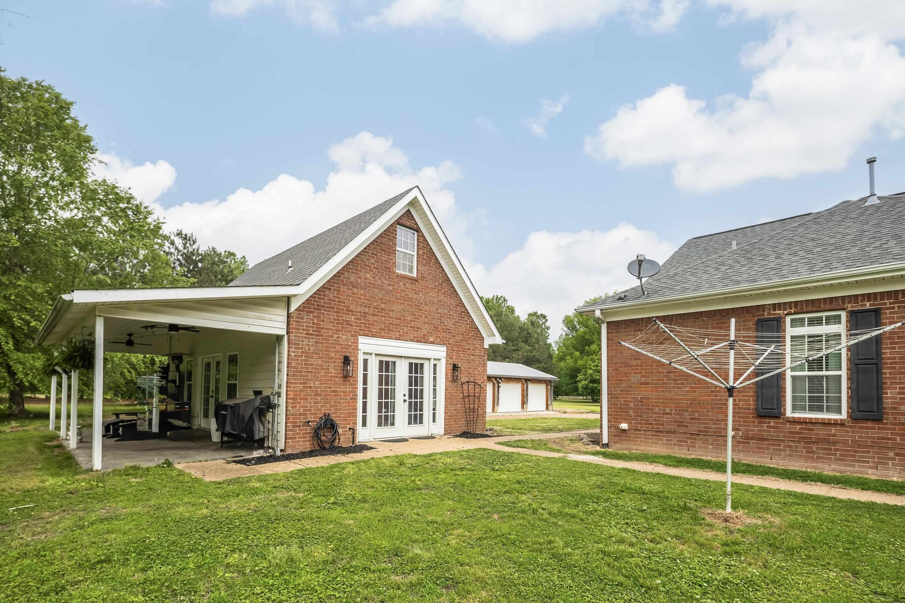 1095 CULBREATH RD