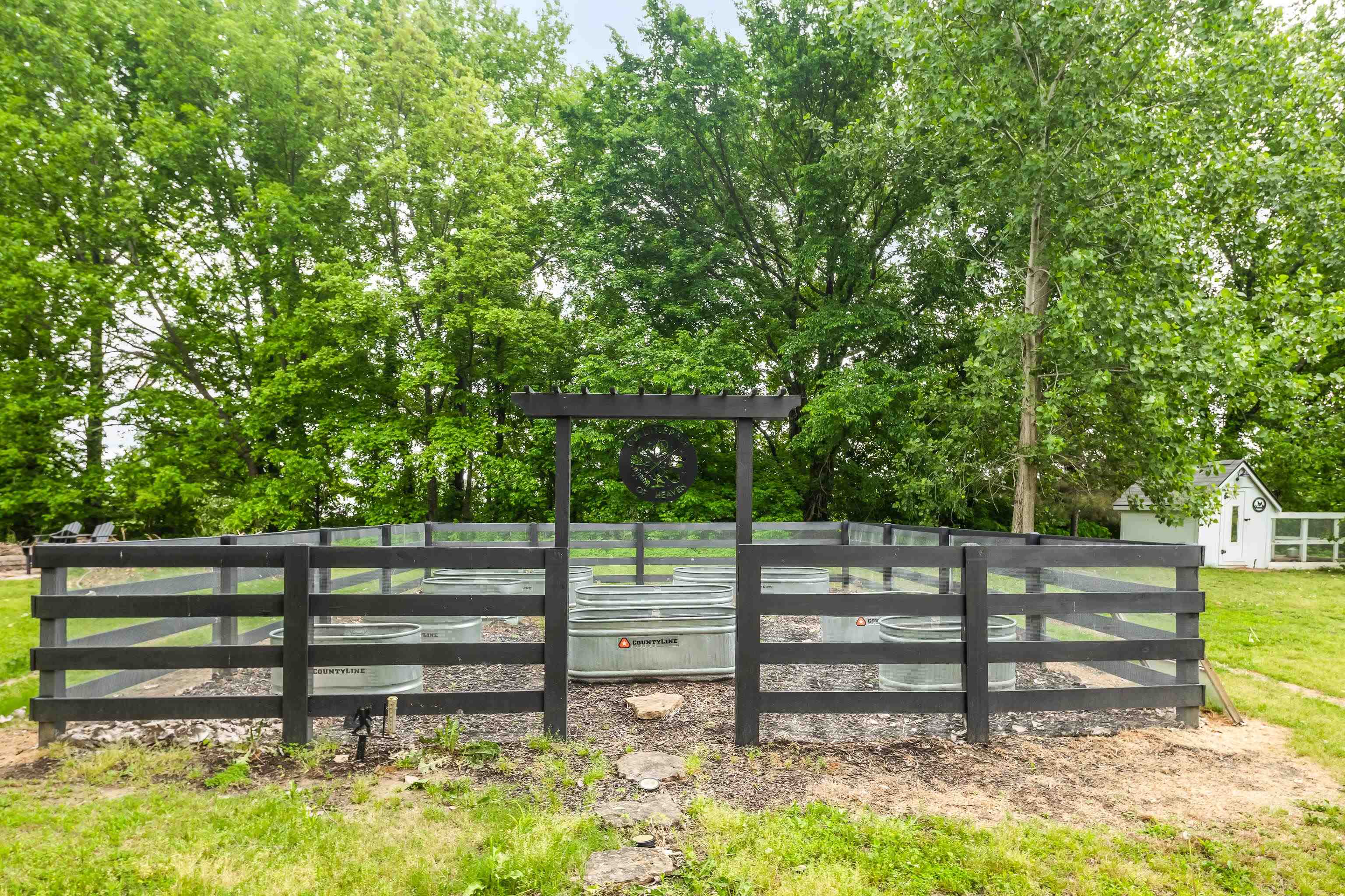 1095 CULBREATH RD