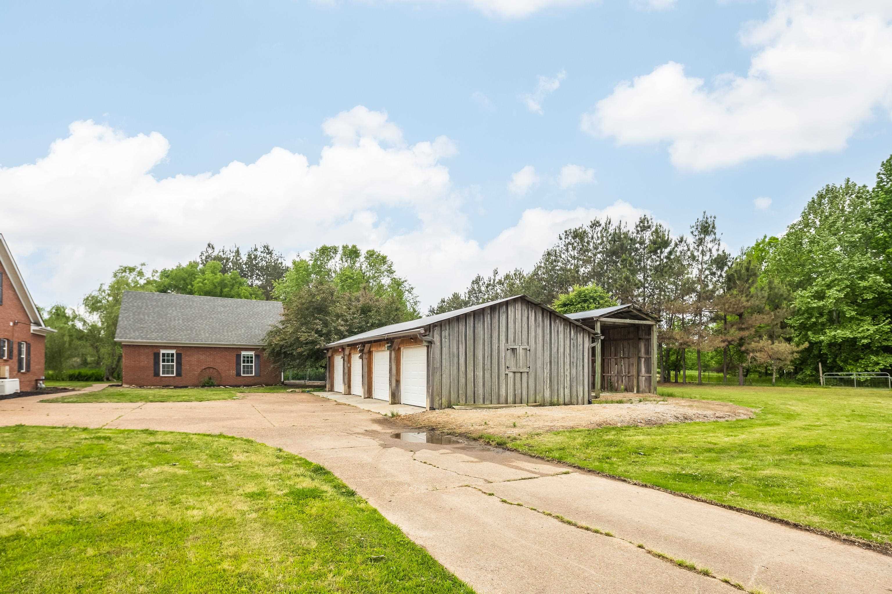 1095 CULBREATH RD