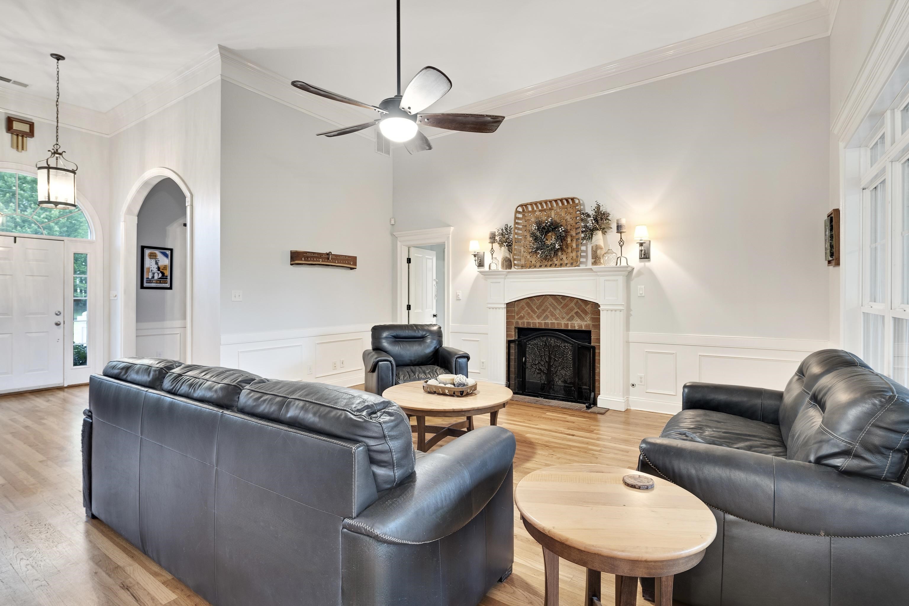 1095 CULBREATH RD