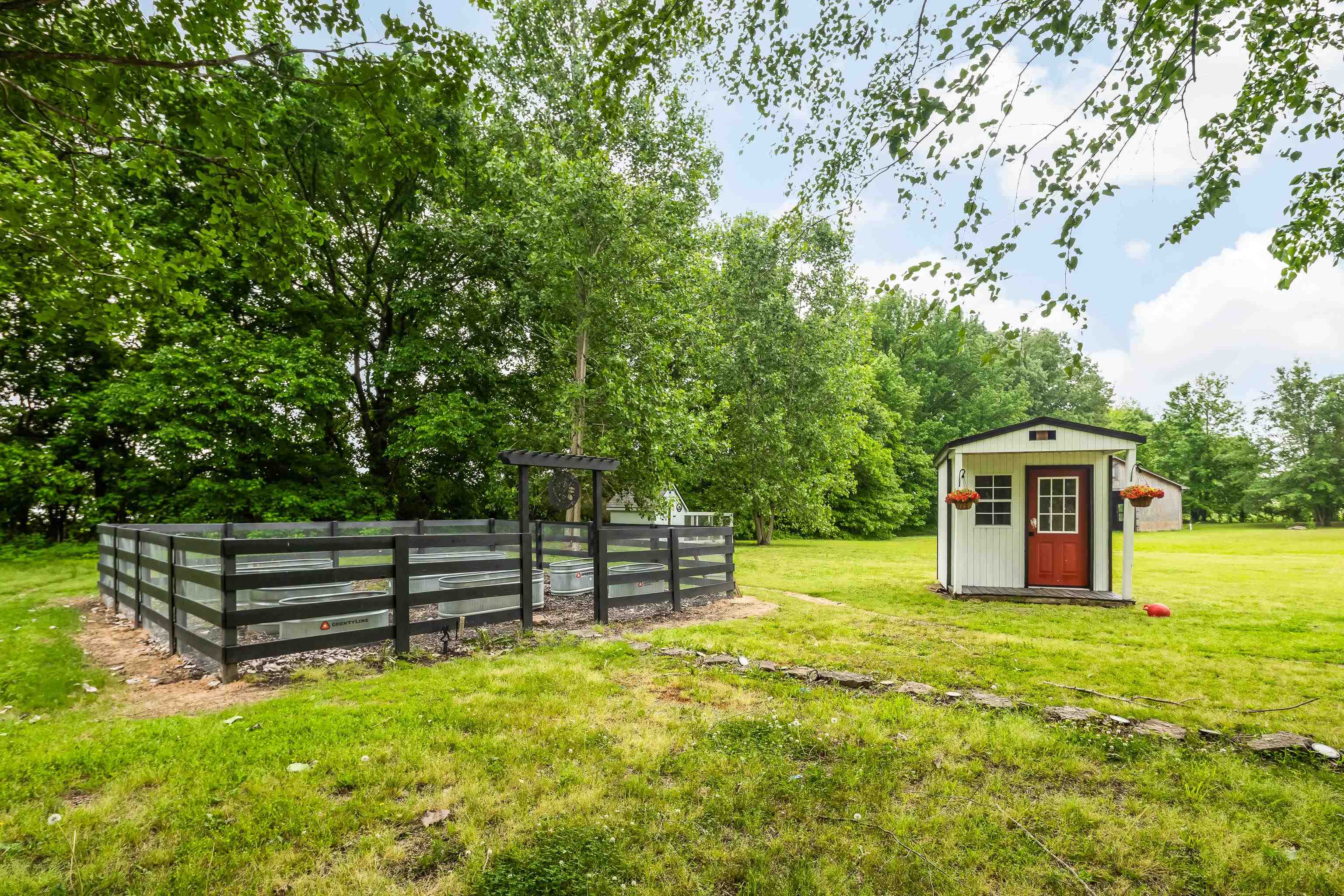 1095 CULBREATH RD