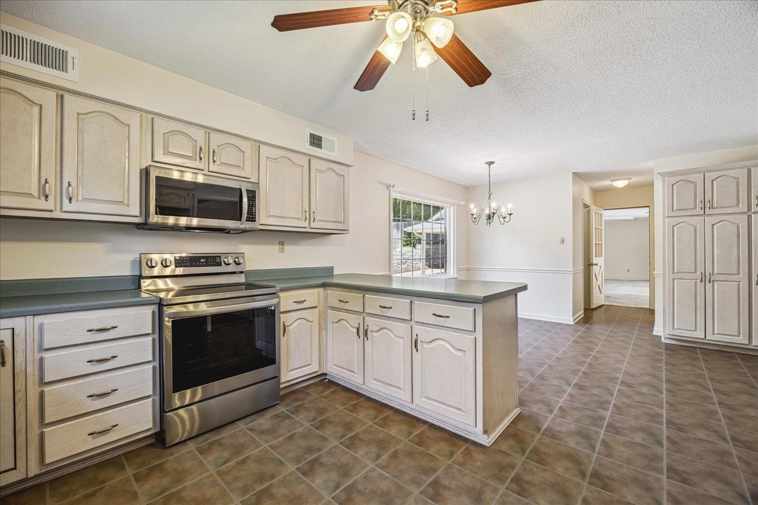 2316 THORNWOOD LN