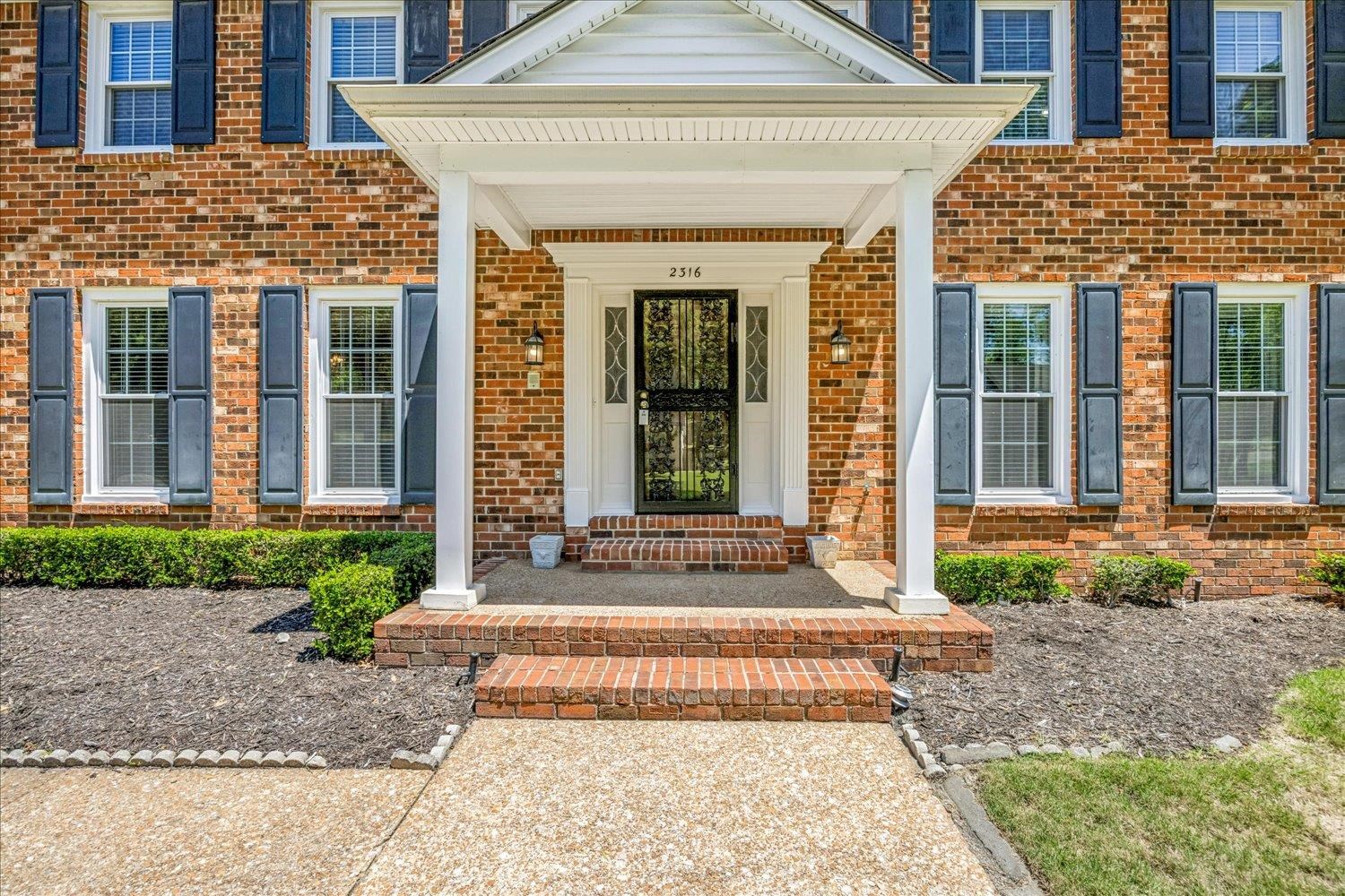 2316 THORNWOOD LN