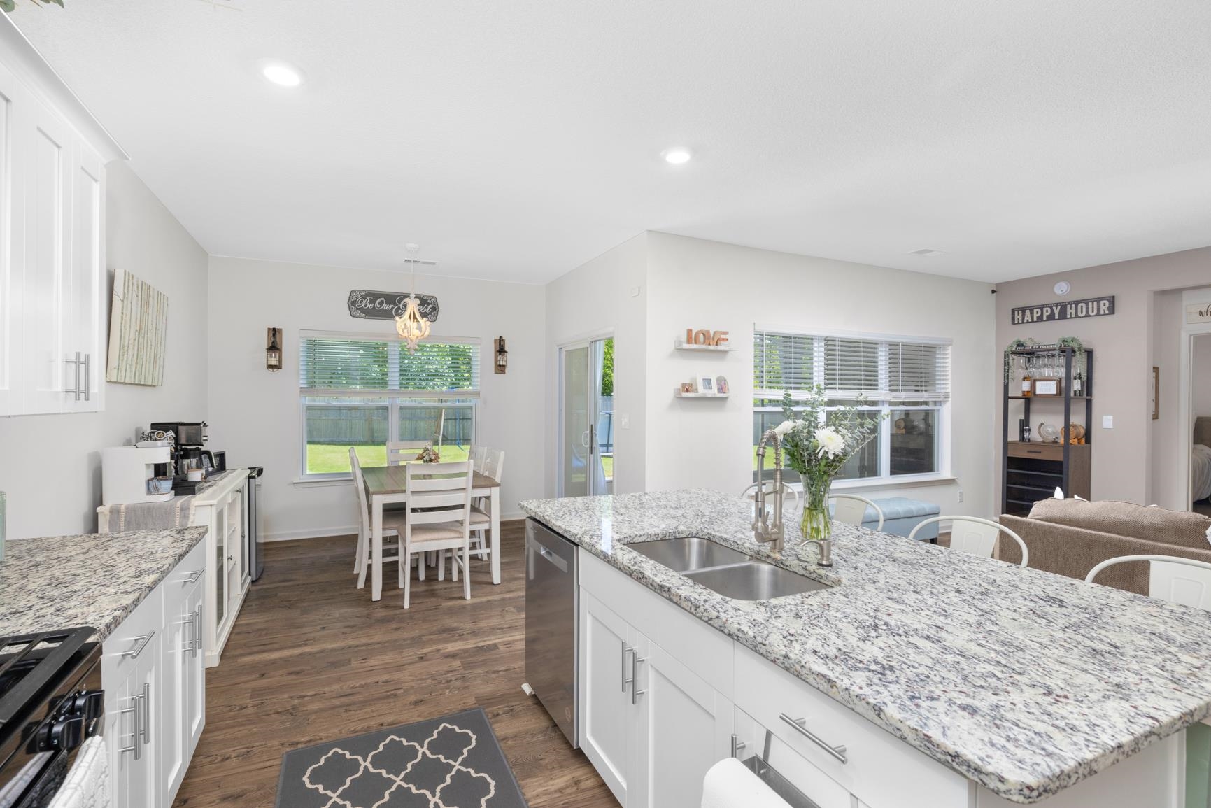 305 WALKER MEADOWS LN