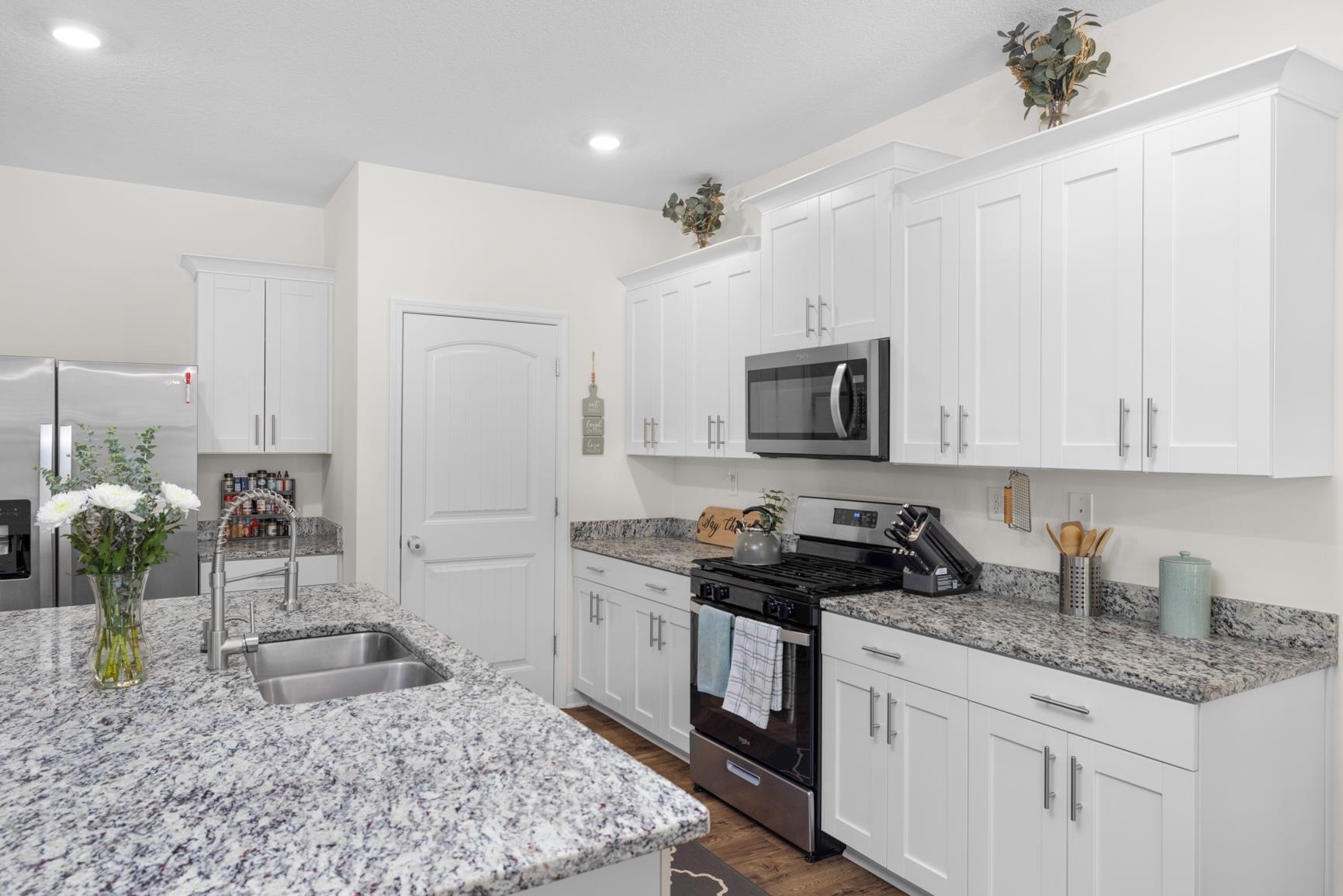 305 WALKER MEADOWS LN