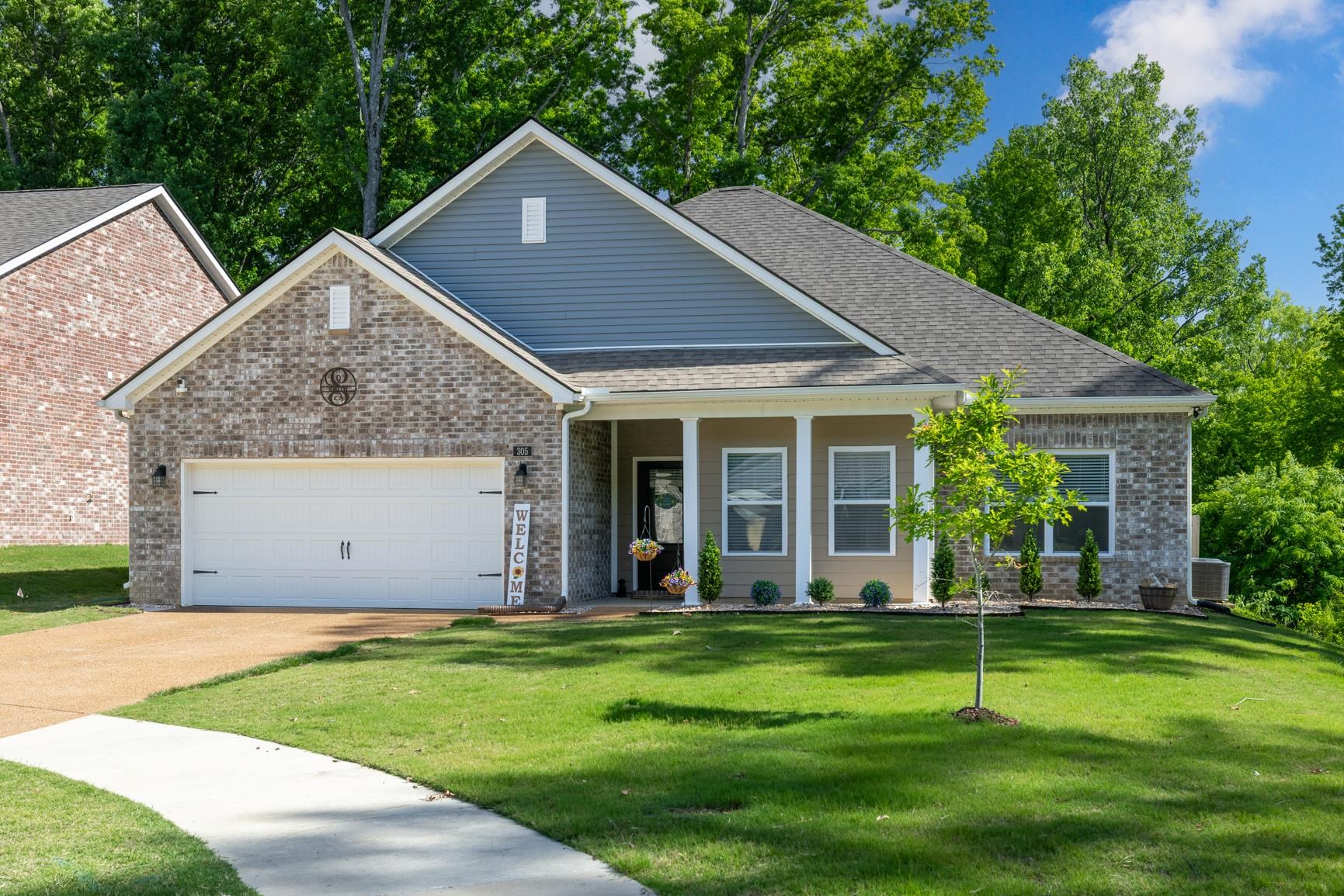 305 WALKER MEADOWS LN