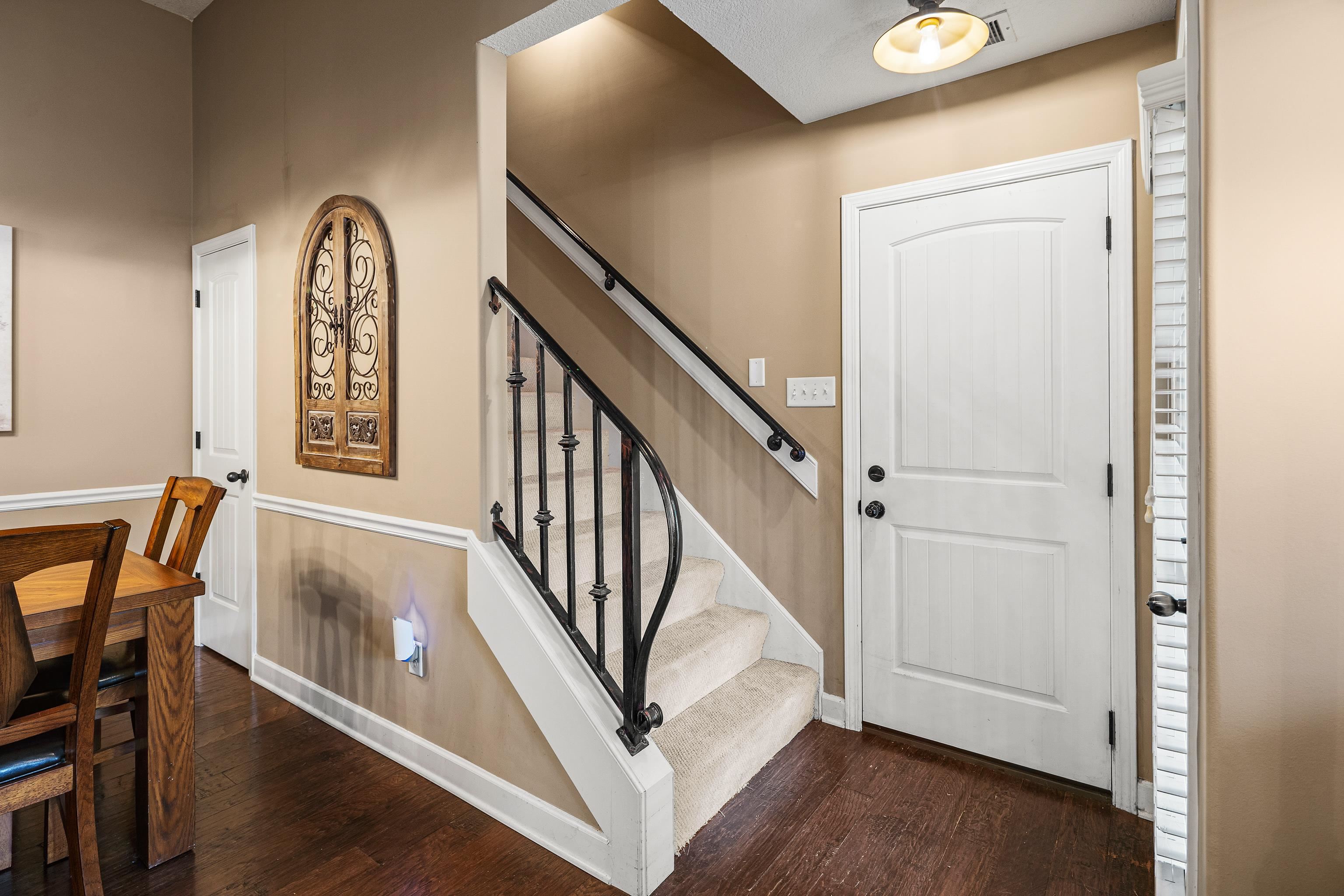 5243 CONIFER VIEW LN