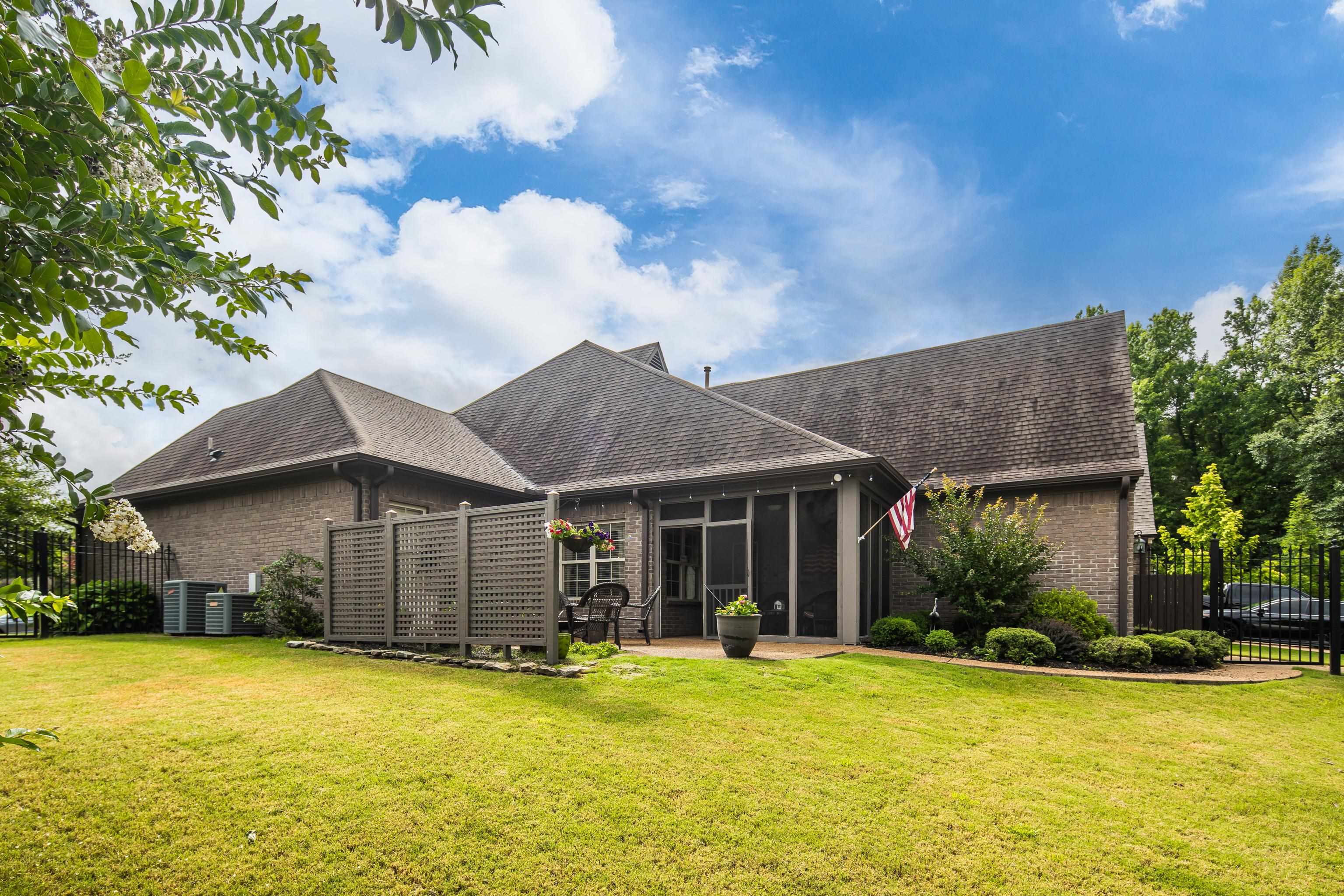 5243 CONIFER VIEW LN